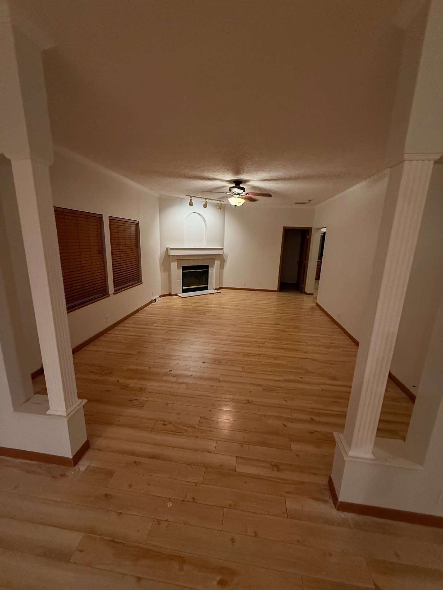 Great whole house interior move-out project for a client who retained @guardianprocleaning to deep clean this after the painting was done. Huge shoutout to Danielle @housetohomenwi who coordinated this project including the colors. Huge shoutout to Aiden and Jeremy who grinded on the project to get it across the finish line in time for showings. #guardianpro #painting #behrpaint #behr #indiana #valparaisoindiana #indianarealtor #valparaisorealestate #valparaisorealtor