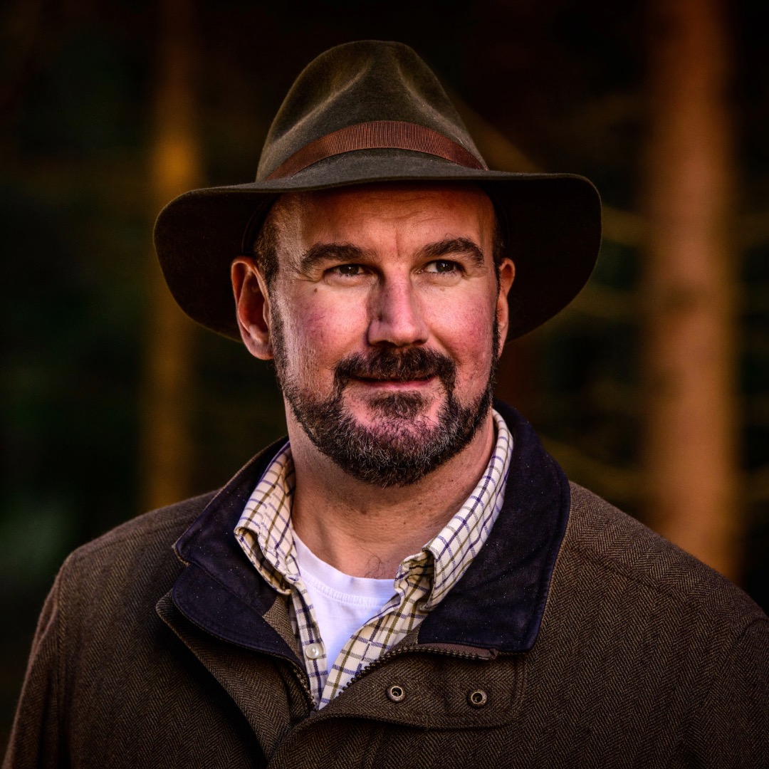 🎪Sunday Times bestselling author & natural navigator, Tristan Gooley, will show us how to read the clues that nature gives us - but that we continually miss because we don't know how and where to look 📚
TRISTAN GOOLEY: THE HIDDEN SEASONS – A CALENDAR OF NATURE'S CLUES AND SIGNS on Sat 13 Sept at 4pm 🎟 £12
Spring is the time of wildflower signs, unique cloud shapes and curious animal behaviour. Summer is a time of coastal clues, astronomical extremes and secret grass patterns. Autumn is a time for reading leaves, deciphering scents and investigating fungi. And in winter, we learn to read snow, deepen our star knowledge and find clues in overlooked places, including indoors. The author of How To Read Water and How To Read A Tree, inspires us to explore the signs for ourselves, giving us many rich insights into our turning year. 🍁🌿❄️💨🌊🌞
Tristan set up his natural navigation school in 2008 and is the author of award-winning and internationally bestselling books, including The Natural Navigator, How To Read Water, The Secret World Of Weather and How To Read A Tree. His books have been translated into 20 languages. He has written for many publications including the Sunday Times, the New York Times and the Wall Street Journal. Tristan has led pioneering expeditions, sailed small boats across oceans and piloted small aircraft to Africa and the Arctic. He has walked with and studied the methods of the Tuareg, Bedouin, Amazigh and Dayak in some of the remotest regions on Earth. He is the only living person to have both flown solo and sailed singlehanded across the Atlantic and is a Fellow of the Royal Institute of Navigation, the Royal Geographical Society and the Royal Scottish Geographical Society.
📸 Jim Holden
Get your tickets from our website www.appledorebookfestival.co.uk 🎉
#TristanGooley #thehiddenseasons #sundaytimesbestseller #Fourseasons #appledore #abf2025 #authors #thegreatoutdoors