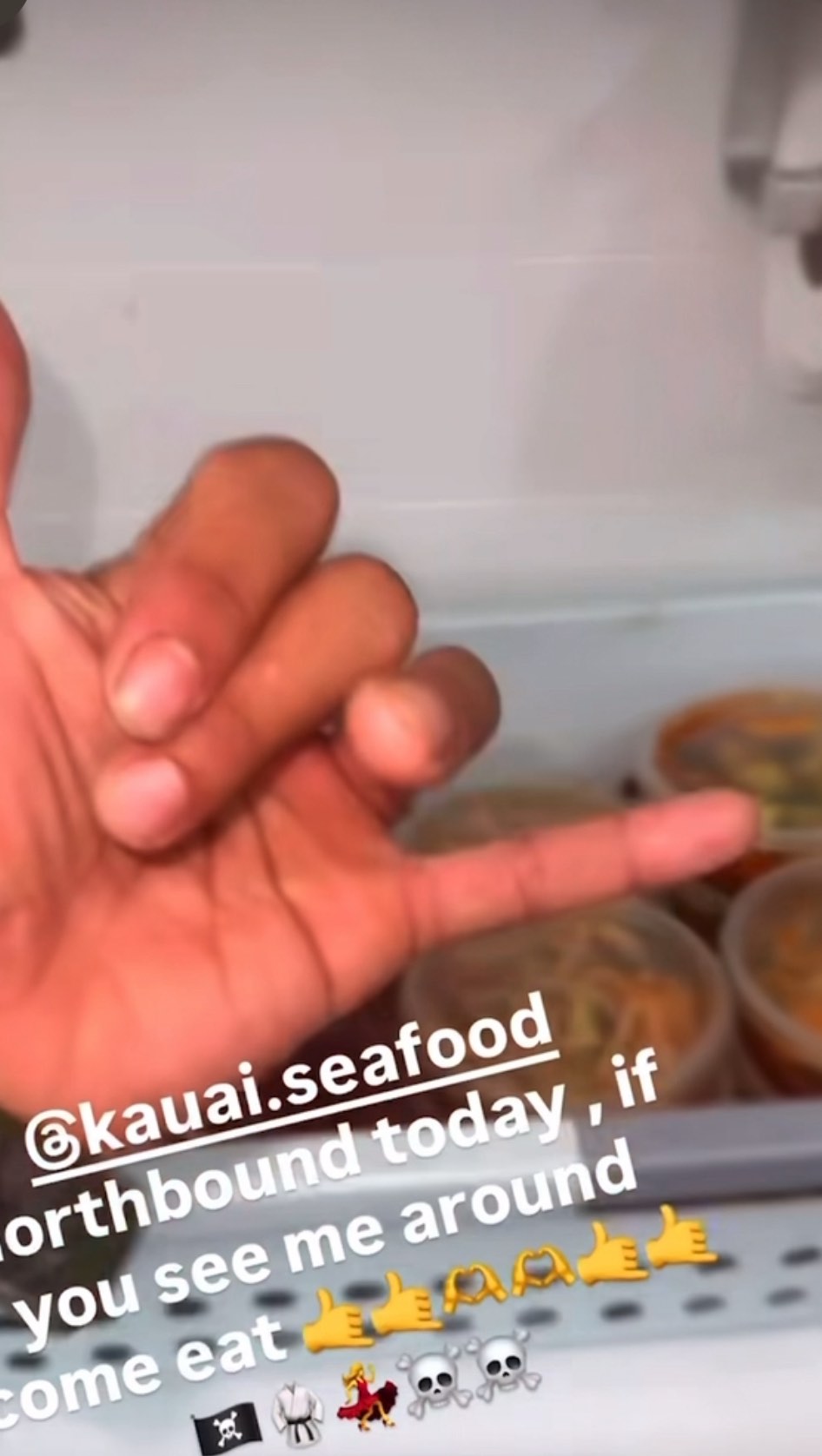 North Shore today!! 🛻💨
Monday!! Letssss Gooo!!
@bradda_neekss 👨🏽🍳💥🍴🤙🏽
#monday #kauai #northshore #fishermansbestfriend #letsgo #letseat #kauaiseafoodtruck