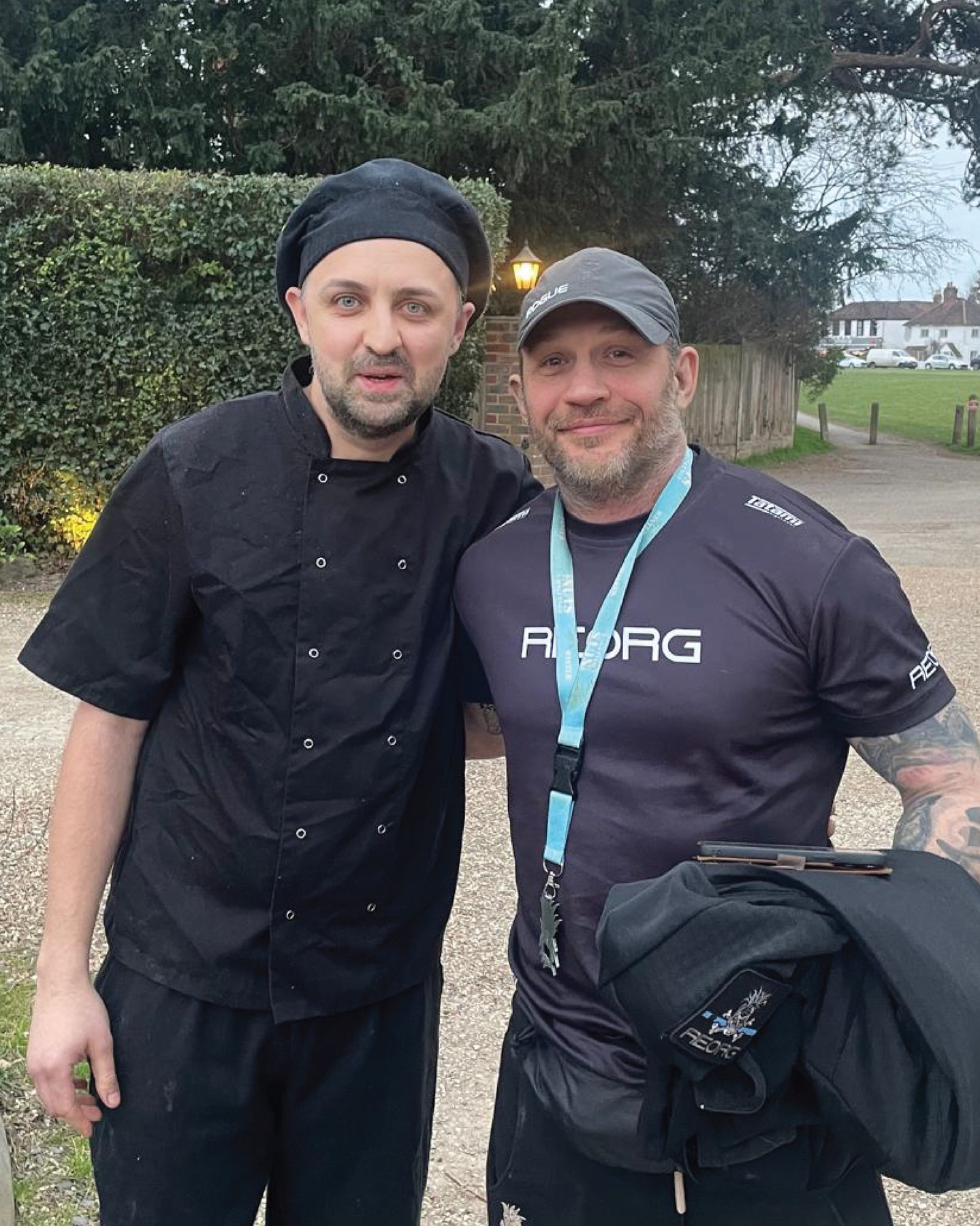 Speaking of celebrities... Head Chef Relu has also met another familiar face at the Grumpy Mole in Brockham - Tom Hardy. Famous for his roles in Mad Max, Venom and The Peaky Blinders... do you recognise him? 😆
Great to meet you @tomhardy 👋 We wonder who else might walk through the door to get a picture with our fab chef Rulu... 👨🍳 😂 #thegrumpymole #grumpymole #surreypub #pubgarden #summer #pubfood #tomfelton #harrypotter #dracomalfoy