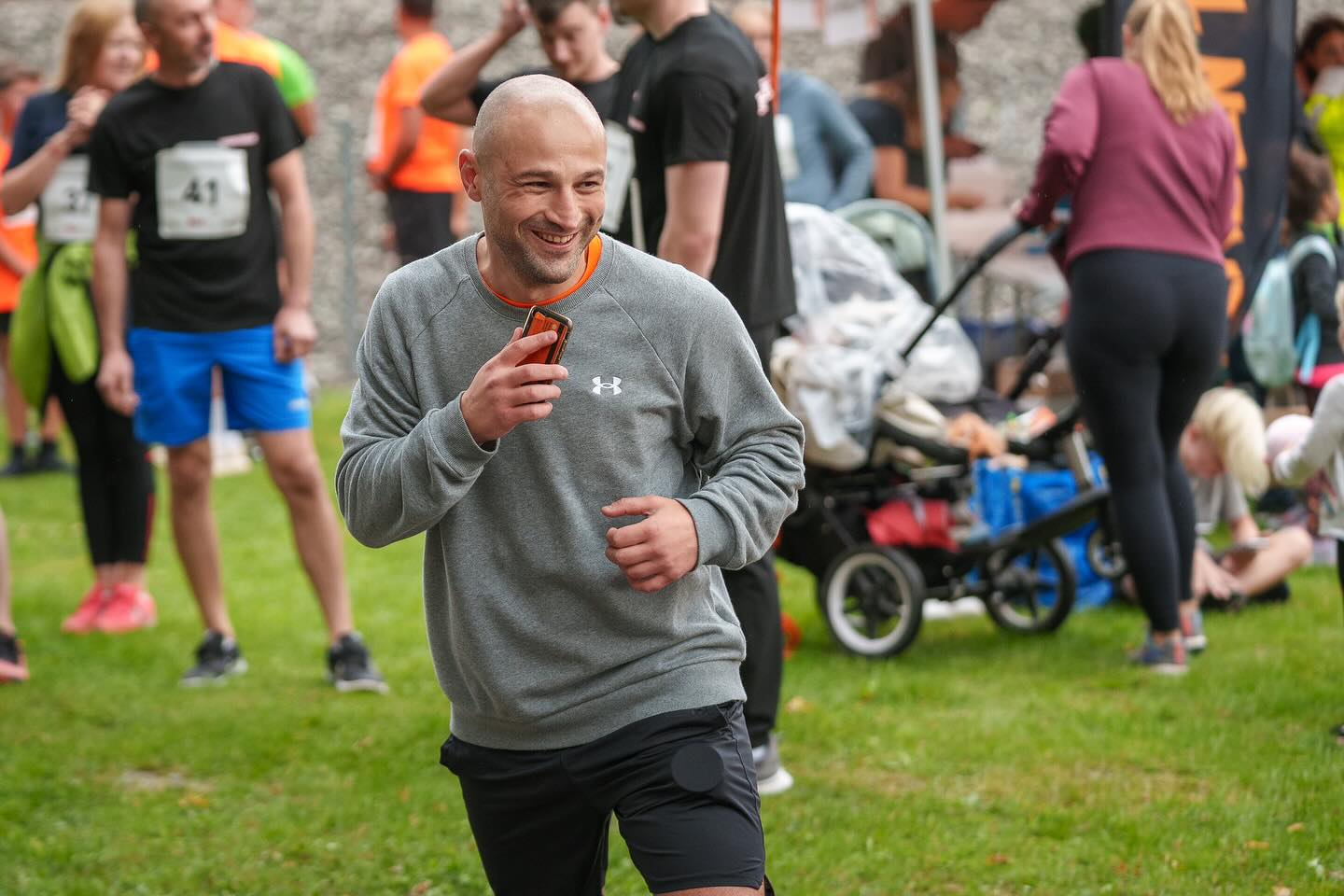 🌟 Ica Maxi-parkenloppet 2025 🌟
Igår sprang vi tillsammans till förmån för Allstars Next Generation IF✨
Trots regnskurar blev det ett härligt event fyllt av glädje, kämpaglöd och gemenskap! 💪🌧️💖
Ett STORT tack till loppets fantastiska möjliggörare: @zengun @fabege @icamaxisolna och förstås alla andra företag & privatpersoner som bidrog. 🤩
Sist men inte minst tack till våra medlemmar som sprang loppet och våra grymma volontärer som höll igång med full energi i regnet. Ni är hjältar! 🧡
Vi ses igen nästa år – ännu starkare! 💥
Foto: @romus_sport_photo