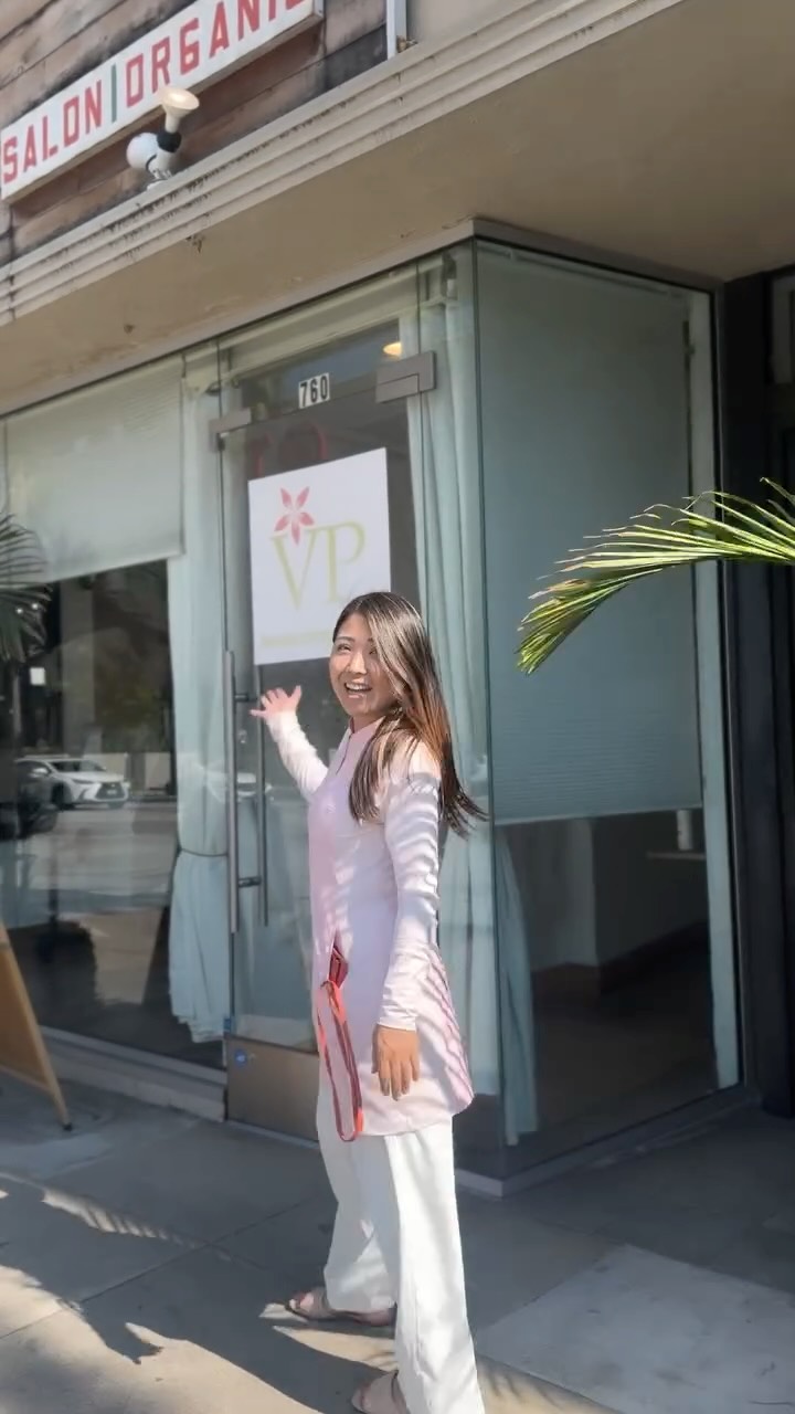 Come giggle, glow, and leave with the fluffiest lashes and a happy heart✨❤️. Enjoy 20% OFF your lash service! Use code: GIGGLE at booking 💕. 📍Pasadena #EyelashExtensions #PasadenaLashes #GlowUp