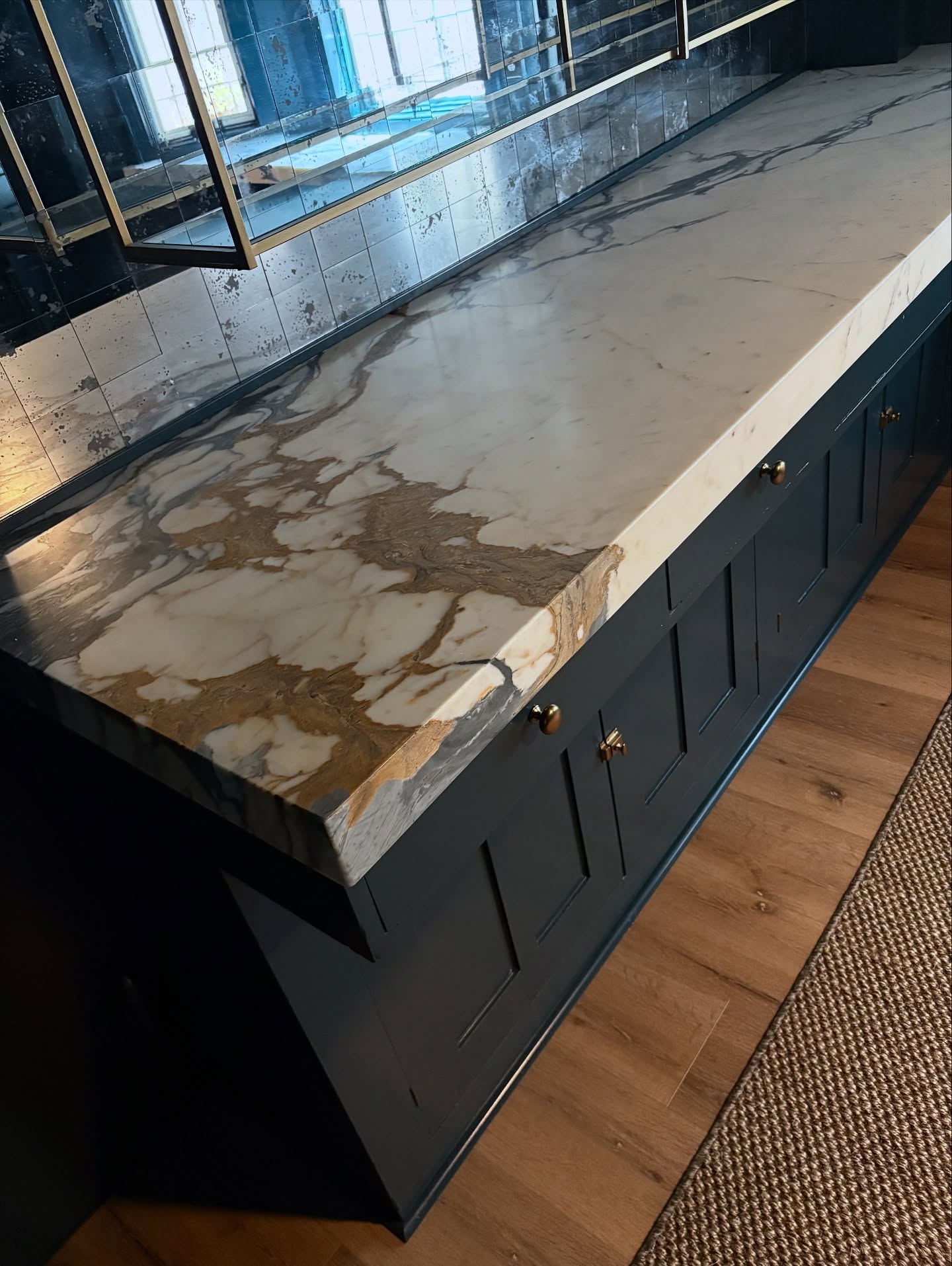 This marble lives rent free in my mind and I am *not* upset about it 🙃 this stone goes down as one of my all time favorite countertops we've done! Marble isn't for everyone but if you're willing to do a little maintenance and care over time, the stunning look of it can absolutely be worth it. This Corchia marble was the perfect choice for this basement speakeasy remodel! Thank you to @stoned.marbleandgranite for the gorgeous fabrication and @francinimarble for providing this incredible slab of marble
#boiseinteriordesigner #boiseremodel #boisegeneralcontractor #marble