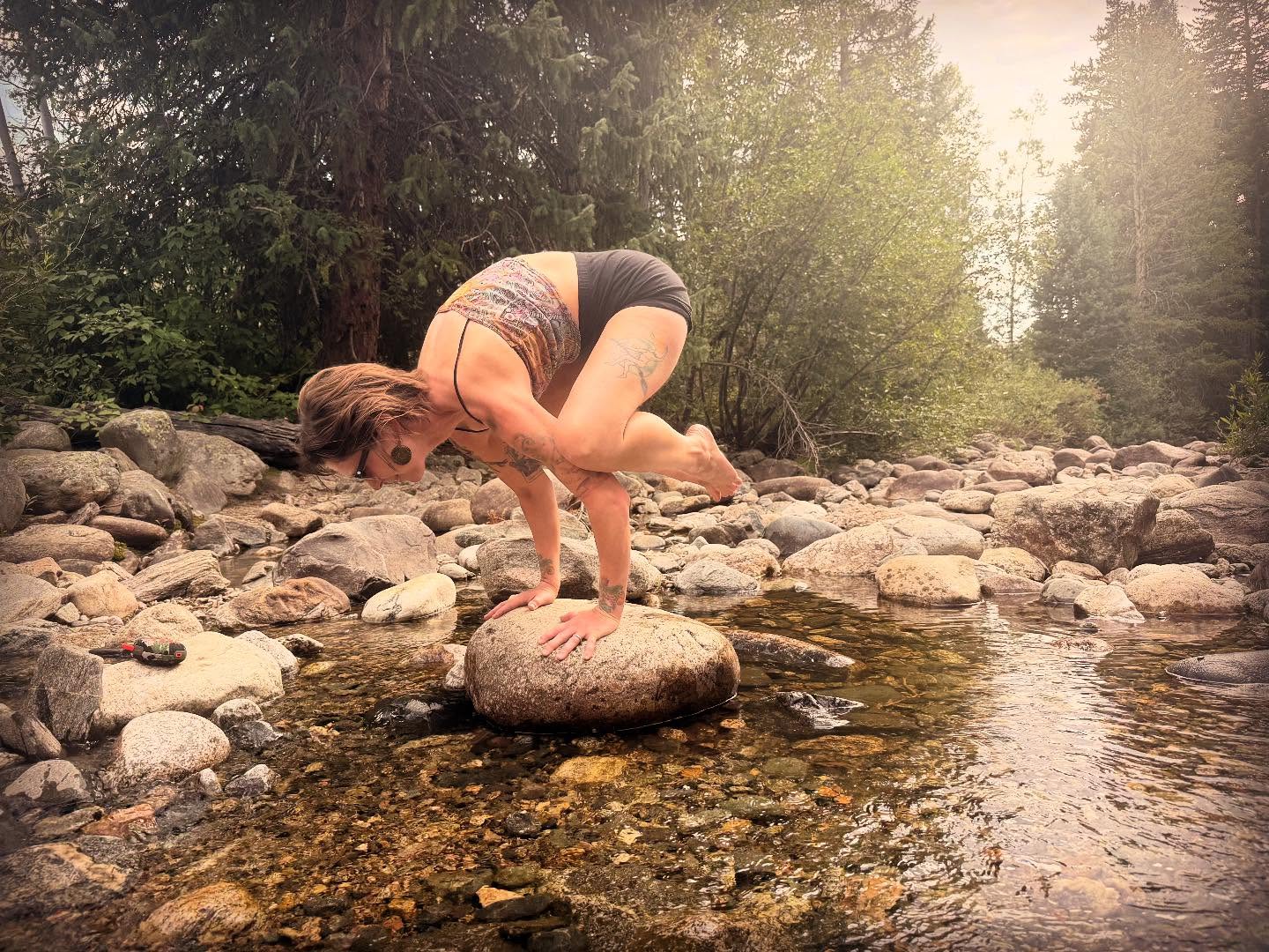 Here’s my #monday #motivation ⭐️
.
💥do something today that makes you feel strong, like really #strong
💥 do one thing today that #surprise you - make that sale, start that #book , try that #recipe
💥 do not forget how #awesome you are!!!
.
Tracking your #cycle can make you feel #powerful ! It helps guide your innate knowledge so you know when your body is fueled, and when your body needs #rest 👍🏼 This can make or break a Monday, or any day of the week.
.
if you’re ready for one on one help to get started on your cycle syncing journey, please DM or email me today for a #special offer!