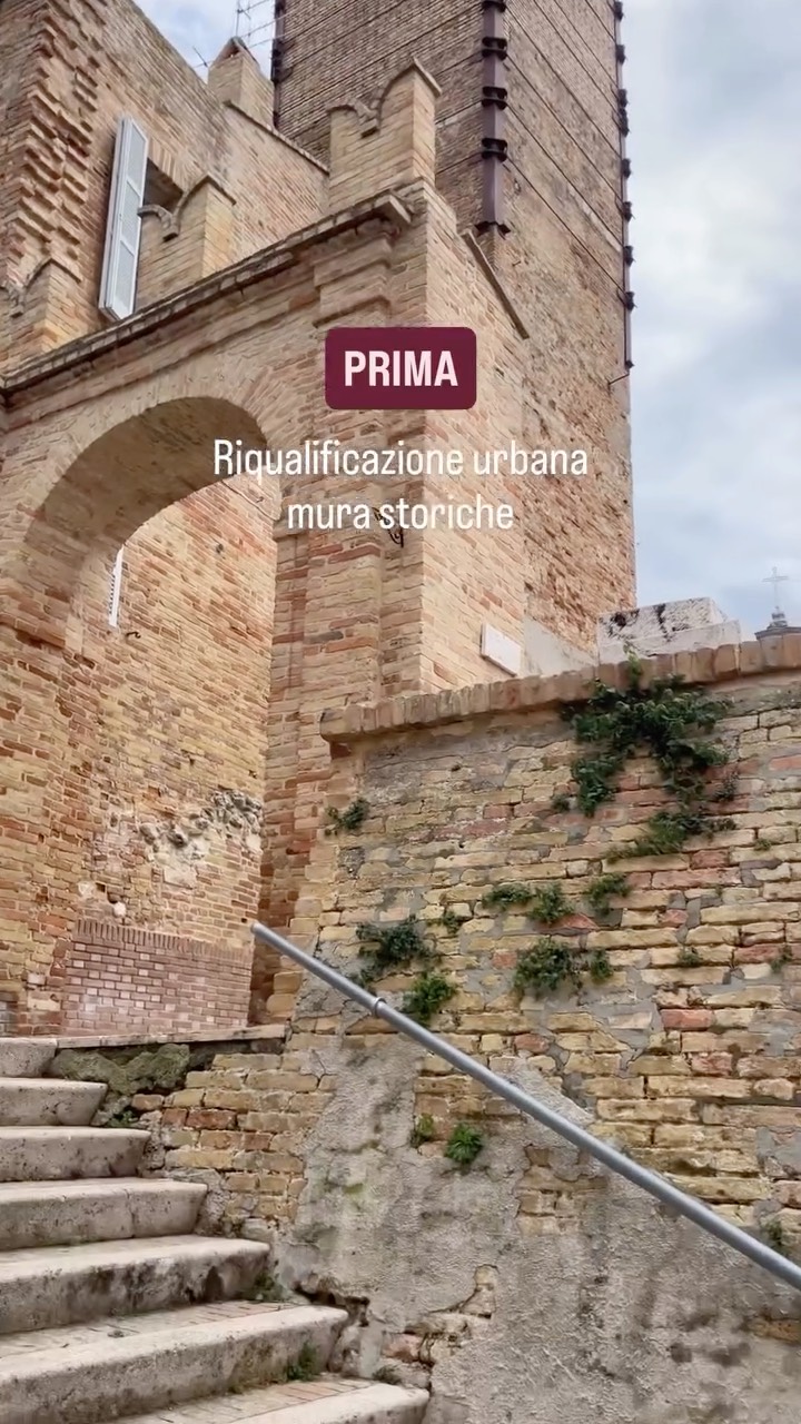 Un progetto di restauro e messa in sicurezza delle mura urbiche del centro storico di Spinetoli: un intervento silenzioso, ma essenziale, che restituisce memoria, stabilità e continuità a un sistema murario storico, fragile e vincolato.
Intervenire in contesti come questo richiede cura, competenza tecnica e rispetto profondo del paesaggio e della storia.
Ogni materiale scelto, ogni dettaglio eseguito racconta una volontà precisa: preservare l’identità del luogo, senza congelarla, ma rendendola di nuovo fruibile e viva.
📌 Se sei un ente pubblico oppure un privato che possiede un bene vincolato, posso aiutarti a progettare in modo consapevole, sicuro e coerente.
📩 Scrivimi per un confronto (link in bio)
#riqualificazioneurbana #restauroconservativo #muraurbiche #architetturaitaliana #beniarchitettonici #progettazioneconsapevole #centrostorico #architetturapubblica #progettorestauro #limenproject #spinetoli #progettazionepubblica #architetturadelpaesaggio #architetturaconcura #architetturaintegrata #architetturaresponsabile #ingegnerearchitetto