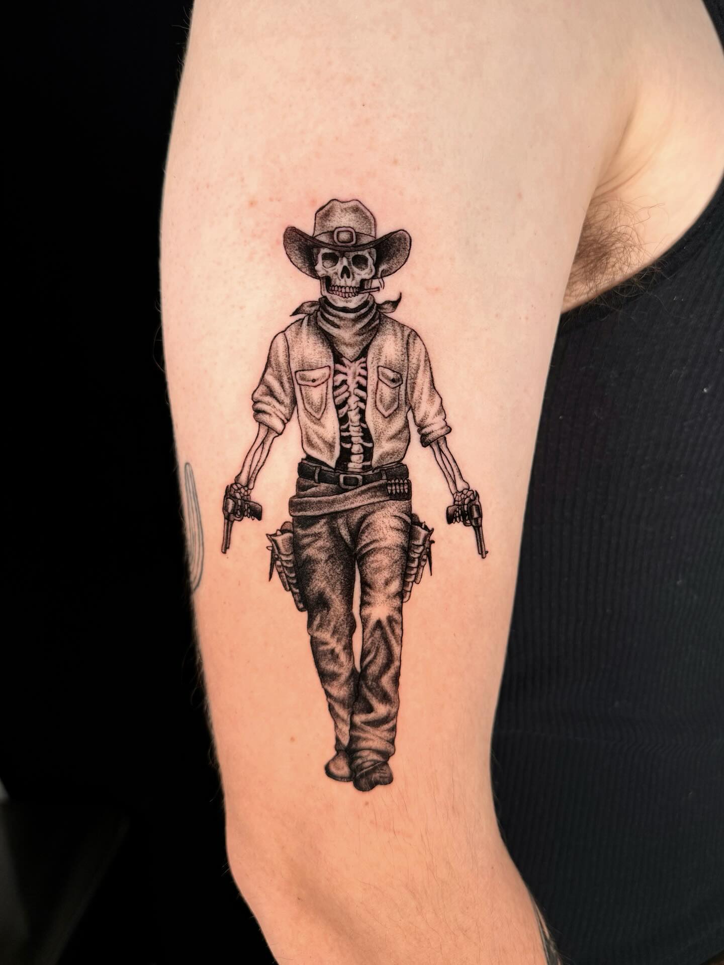 A rootin’ tootin’ tattoo for Robert 🤠
Done in May 2025!
Thank you for the trust @noderer.robert 🙏🏼
#tattoo #tattooartist #arizonatattoo #arizonatattooartist #femaletattooartist #ink #inktherapy #tattooideas #blackandgreytattoo #blackandgreyrealism
#colortattoo