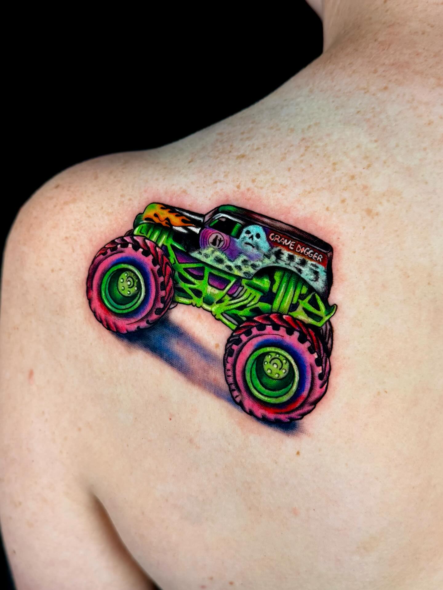 Monster jam fans raise your hand!
Done in May 2025 :) 
Thank you @ashley_moody89 🫶🏼
#tattoo #tattooartist #arizonatattoo #arizonatattooartist #femaletattooartist #ink #inktherapy #tattooideas #monsterjam #gravedigger
#colortattoo