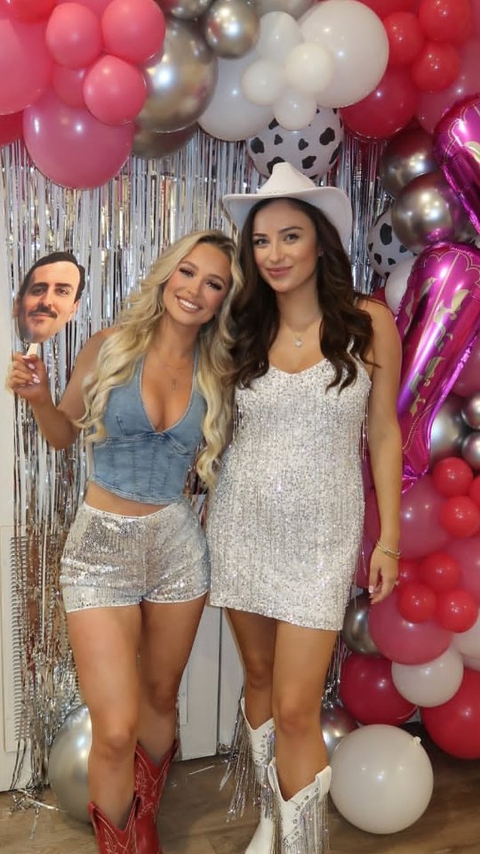 Ummm you sure about that? ๐๐ซ Book the balloons sis ๐
#thebridebash #nashvillebacheloretteparty #nashvilledecorator #bachelorettepartynashville #thingstodoinnashville