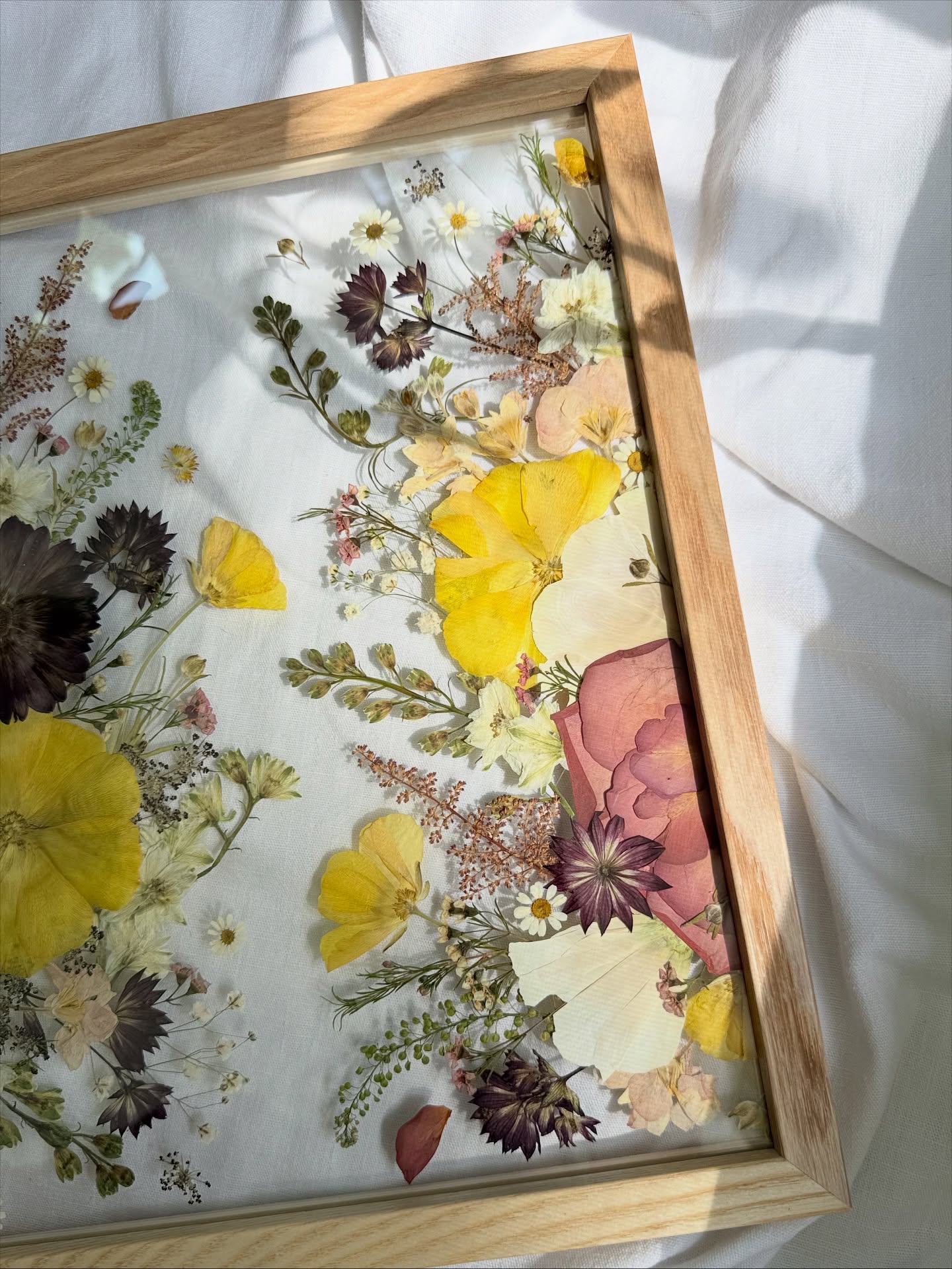 Stop! I have flowers and sunshine for you 😉🌼☀️ Today’s a brand new day and it’s going to be great!
#floralpreservation #positivevibes #northcarolinawedding