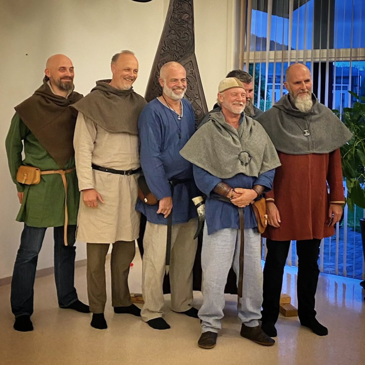 ✨️ Meet the captains of the Queen Asta Viking ship!
These guys are all seasoned boatmen with certificates to prove it. They've also been on extended sailing voyages with the Viking ships: Saga Farmann and Saga Oseberg
Now, they're ready to share their knowledge with people interested in learning to row and sail a Viking ship.
From left to right: Marius Vikene, Svein Steinsvik, Vegard Wergeland, Rolf Dybdal, Morten Molteberg and Steinar Gravdahl.
#hardraadevikingship #queenasta #sailors #vikingship #norway #boatcrew