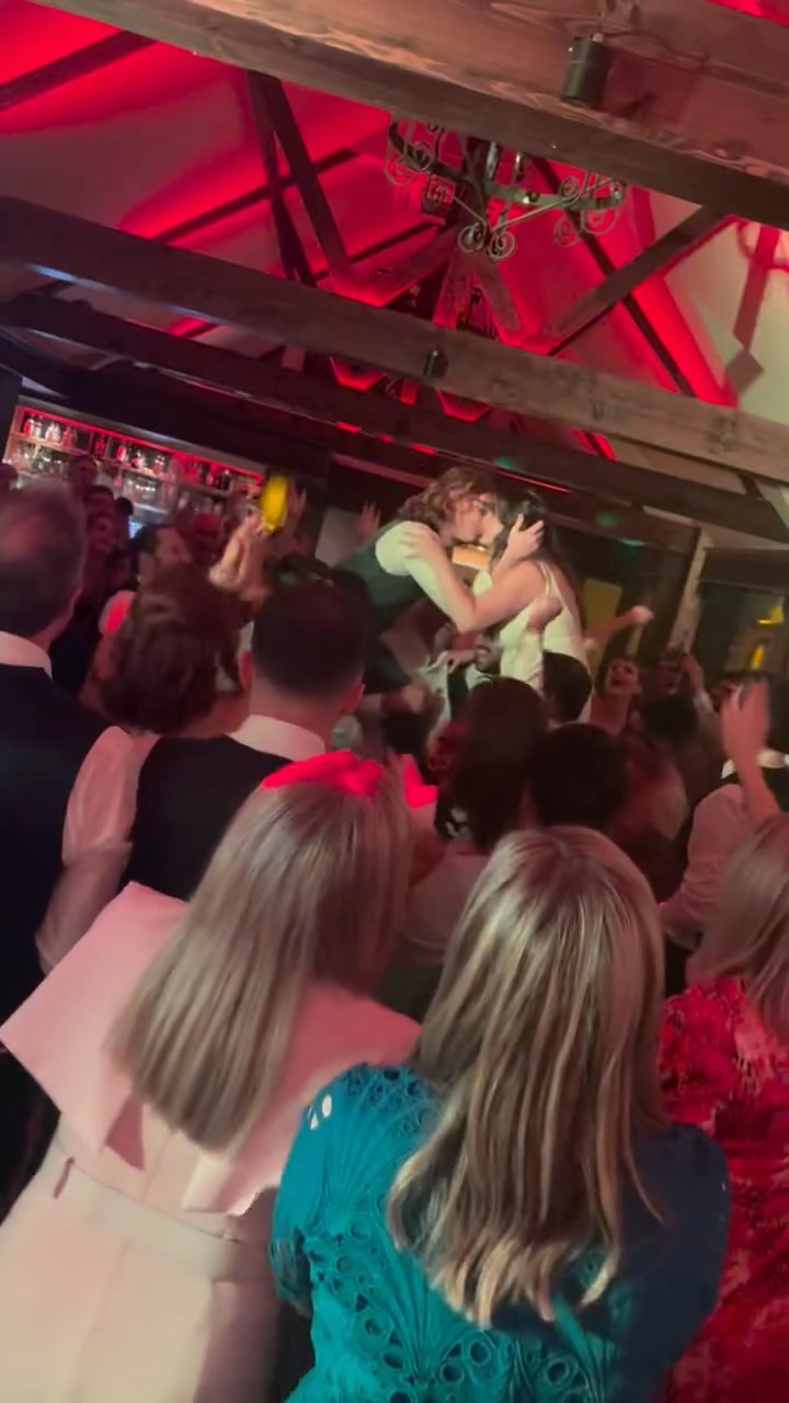 @ballyseedecastle brought the magic, but David & Elaine’s crowd brought the madness!
This fabulous couple’s big day was one for the books - full dancefloors, big energy, and a night we won’t forget anytime soon!
Let us know what song always gets you on the dancefloor 🕺🕺
#irishweddingband #weddingbandireland #irishwedding #weddingband #irishweddings #weddingbandsireland #weddingmusicireland #irishweddingbands #weddingmusic #irishband