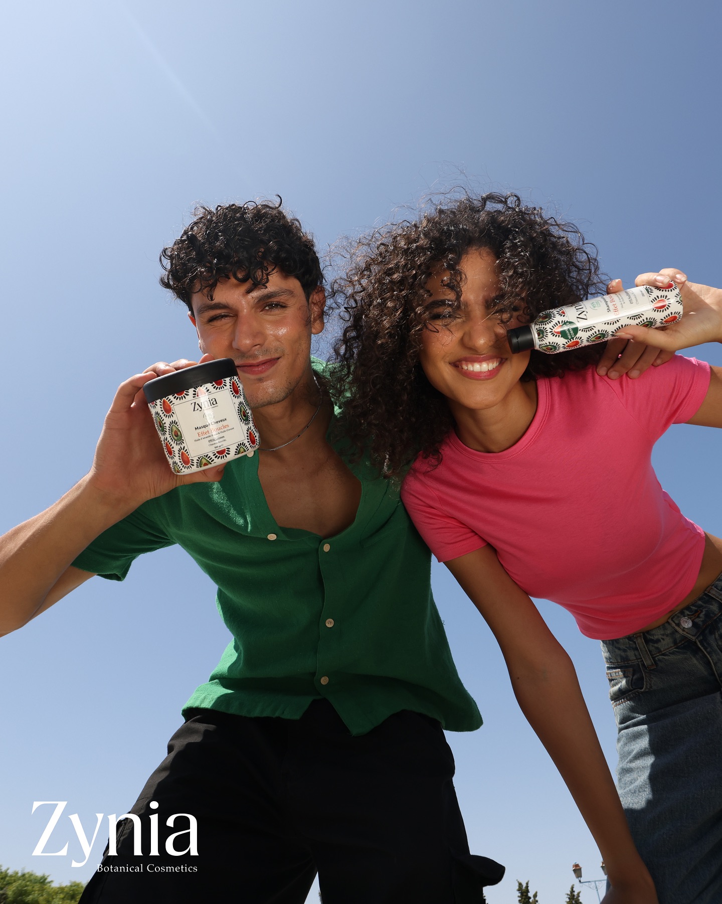 💛 Le duo parfait pour des boucles sublimes !
✨ Masque Cheveux Effet Boucles à l’huile d’amande douce & avocat
✨ Shampooing Avocat Effet Boucles sans sulfates, parabènes, silicones ni alcools
Nettoie en douceur, nourrit et discipline vos boucles pour des cheveux souples, définis et pleins de vie ! 🌿