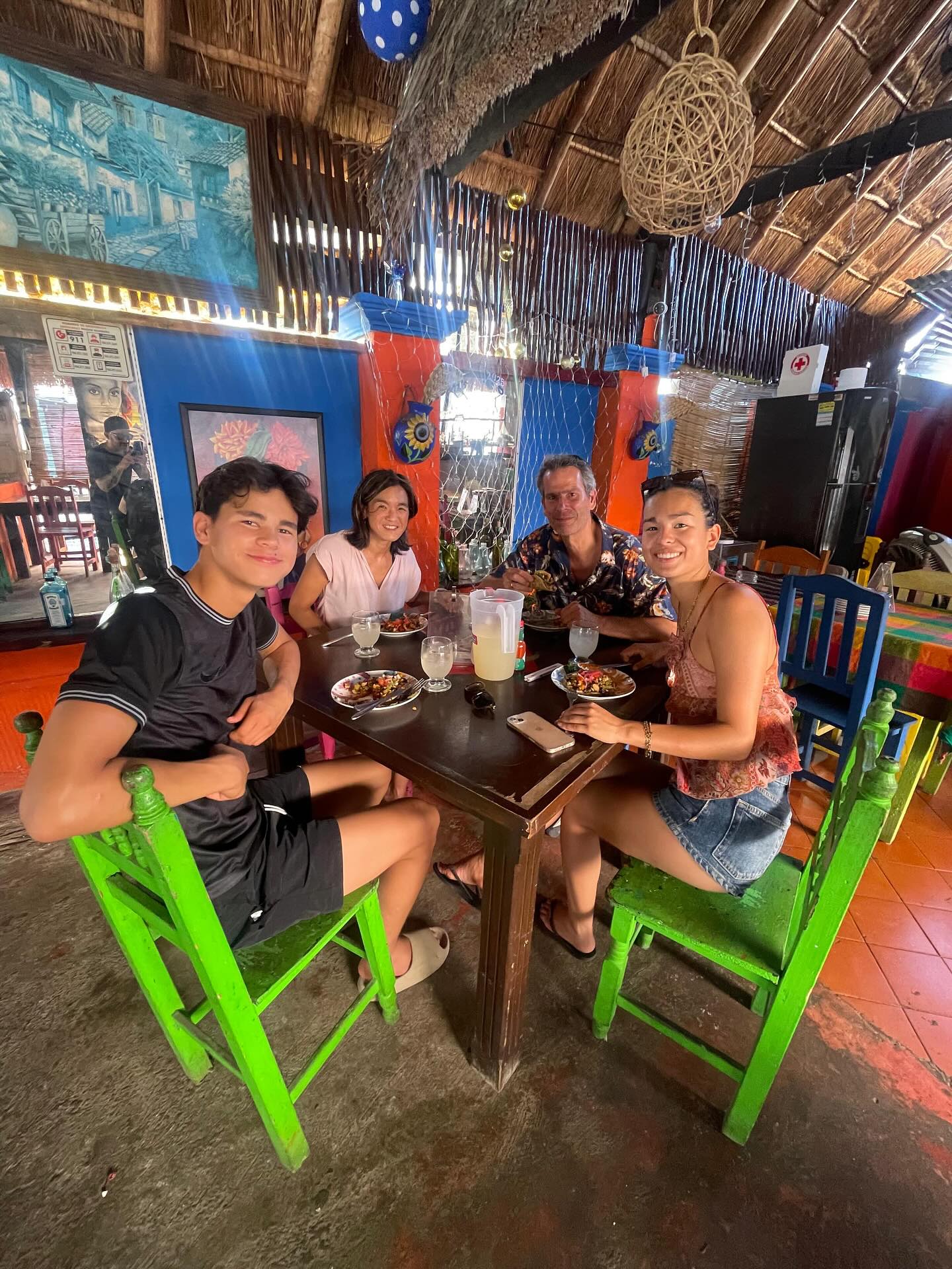 Spend more time with your family by not cooking dinner and just taking them out to experience the flavors of Mexico🇲🇽
#playadelcarmen #playadelcarmeneats #food #familynight #newfood