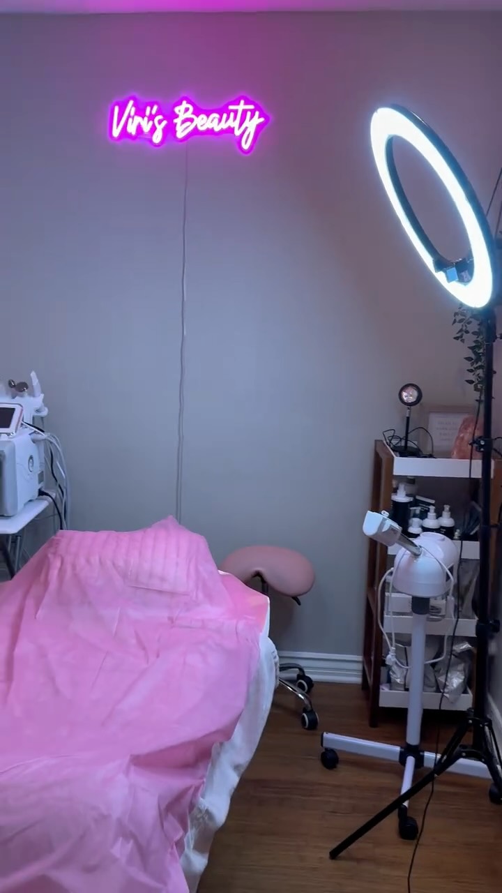 Deep cleaning my suite and decorating for fall #pinkvibes #pumkinvibes🎃💖