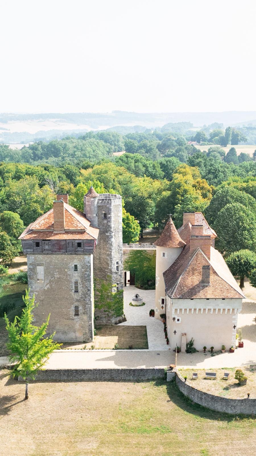 From Monaco to Dordogne 🇲🇨
Discover Camille & Fabien’s wedding teaser at the beautiful Château de la Jarthe.
Their first look – filled with pure emotion and timeless elegance – set the tone for an unforgettable day of love and celebration ❤️
Videographer: @memento.videography
Venue: @chateaudelajarthe
Wedding Planner: @hamon.events
Photographer: @yann_falempin_photographer
Hair Stylist: @coiffevent_byanais
Makeup Artist: @derm_up_
Magician: @pascal_faidy
Culinary Entertainment: @lesanimsdefreddy
Kids Entertainer: @cgwenanimationenfants
Furniture Rental: @magnolia_evenements
Floral Design: @lesfleursdelaterre