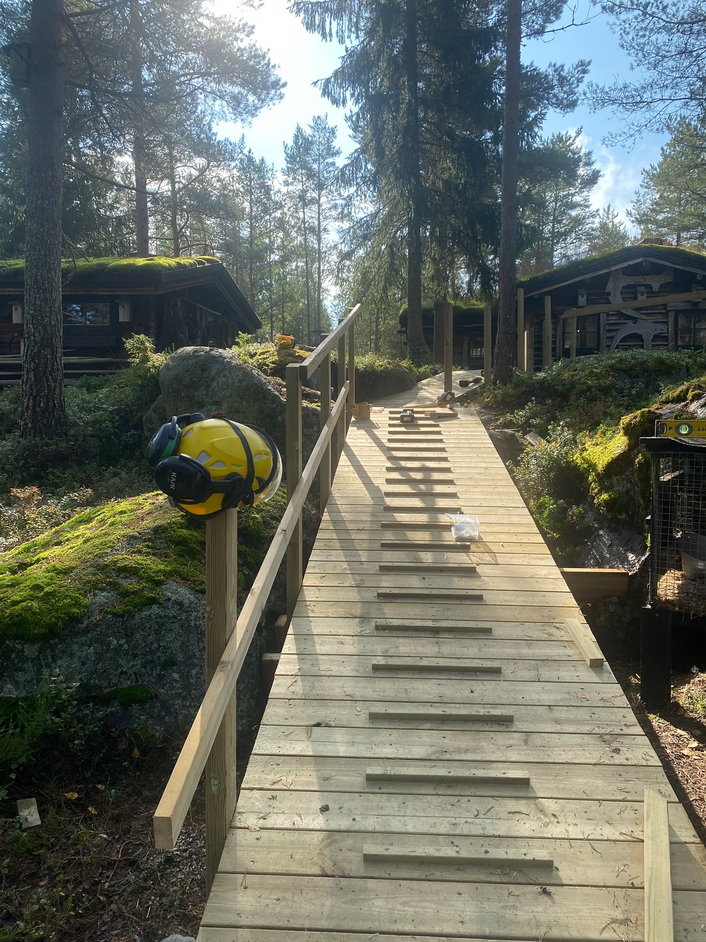 We are so happy to announce that we finally have gotten the support and financing we needed to be able to build an accessible route to our oldest museum area, Bear’s den ✨❤️ A big thank you to Nygréns stiftelse and @jakerakennus for your support! Soon it will be ready!
Also we will be open on Wednesday and Thursday this week 12-16 🤗 Welcome!