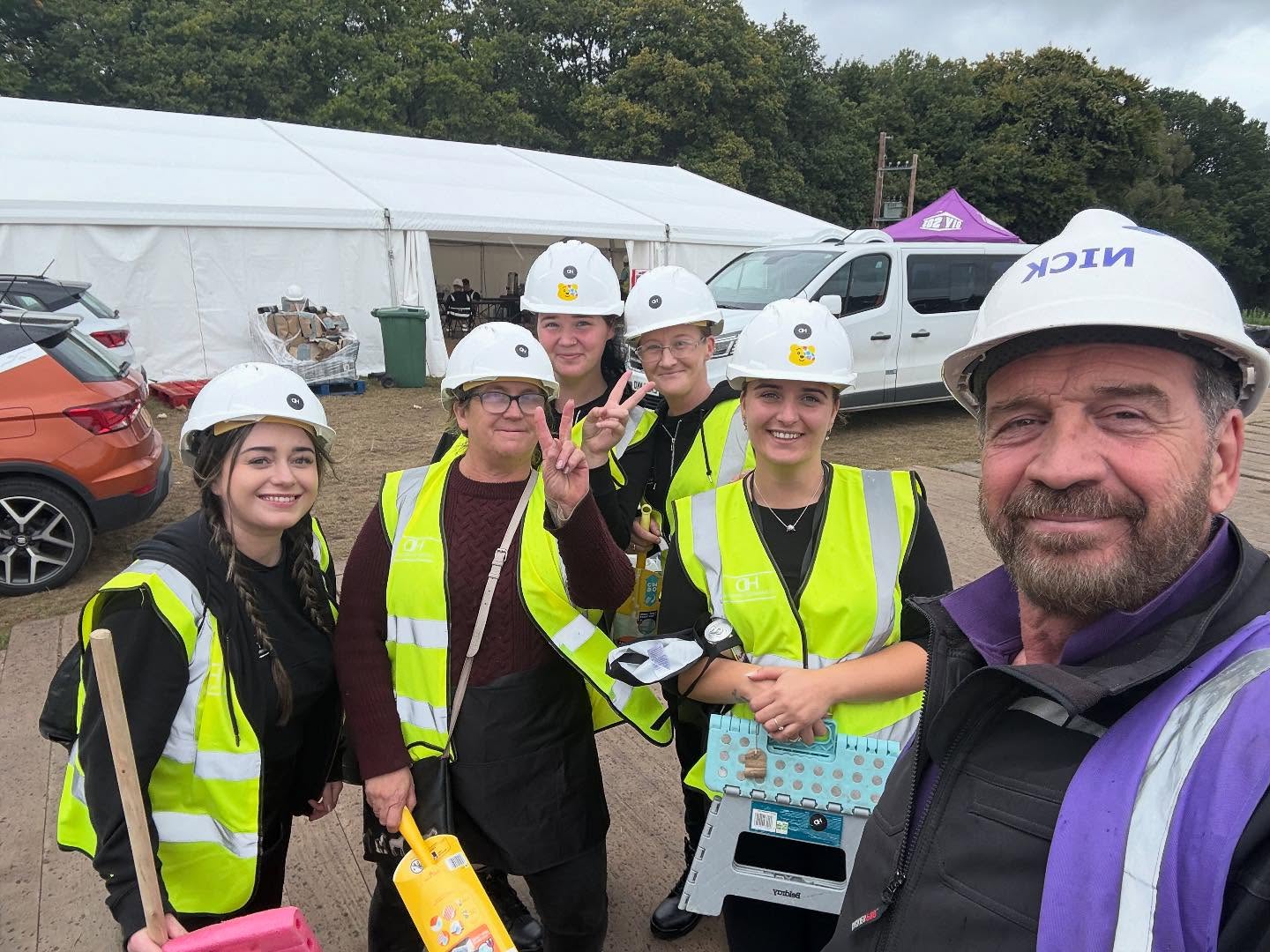 Day 1 ✌️ Thank you to our brilliant 1st team it was a long day and late night at DIYSOS 🤩 2 days to go! 🎥 🧼 #diy #DIYSOS #childreninneed
