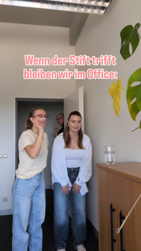 Freitags 14 Uhr im Büro bei like ...
#ovgu #ovgugmbh #office #magdeburg #team #teamwork #fun