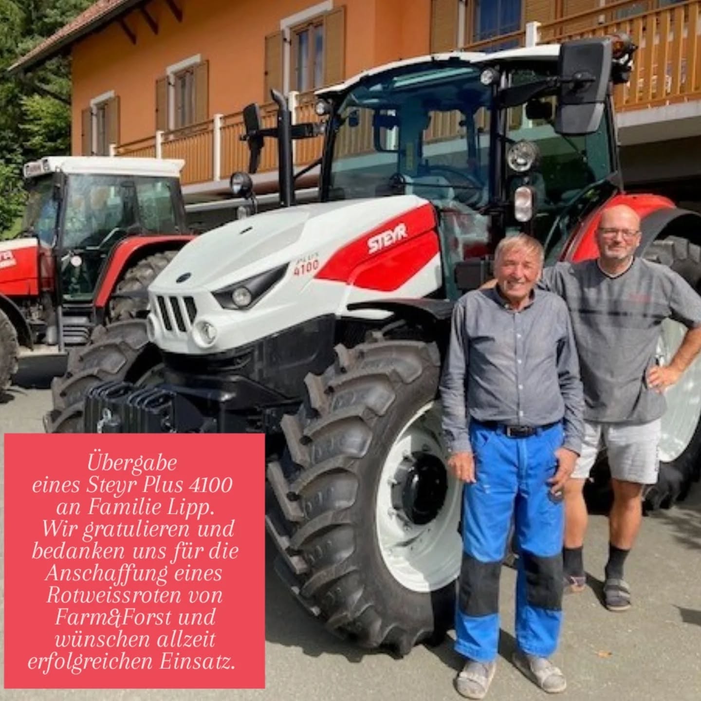 Übergabe Steyr Plus durch Verkaufsleiter Richard Krainer an Familie Lipp