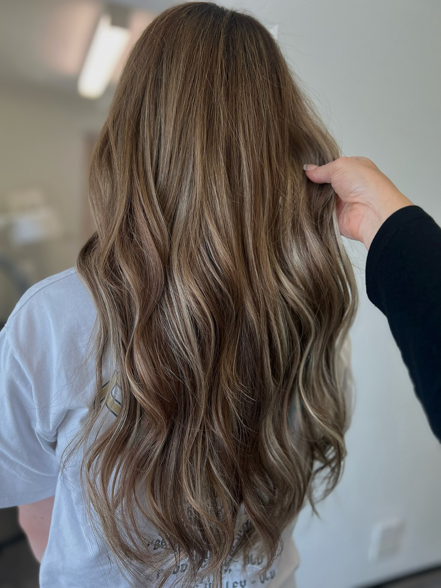 Spring Vibes ☀️
Beautiful nutmeg make over and invisible weft extensions
#hairextensionmasters #hairextensionspecialists #invisiblehairextension #longhair #hairreplacementillawarra #hairloss #womenshairloss #finehairextensions