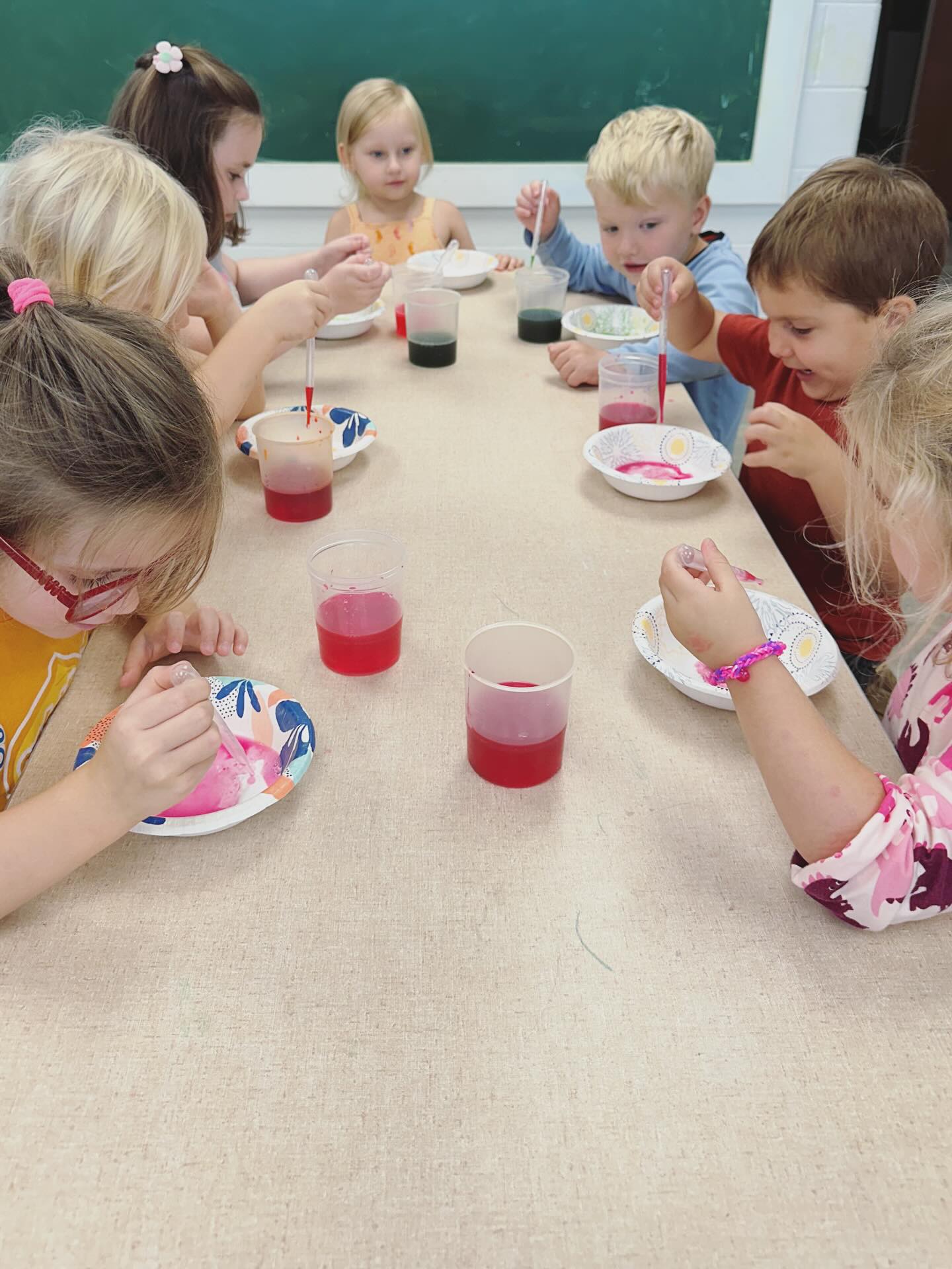 Our Lunch & Learn program was off to a great start in its first week!
Our Friday Mad Scientists got busy mixing colors and then watching chemicals react together for FIZZY results!
#henricova #richmondva #henricova #chesterfieldva #riverroad #preschool #lunchandlearn #allsaintsepiscopalchurch #allsaintspreschool #playtolearn