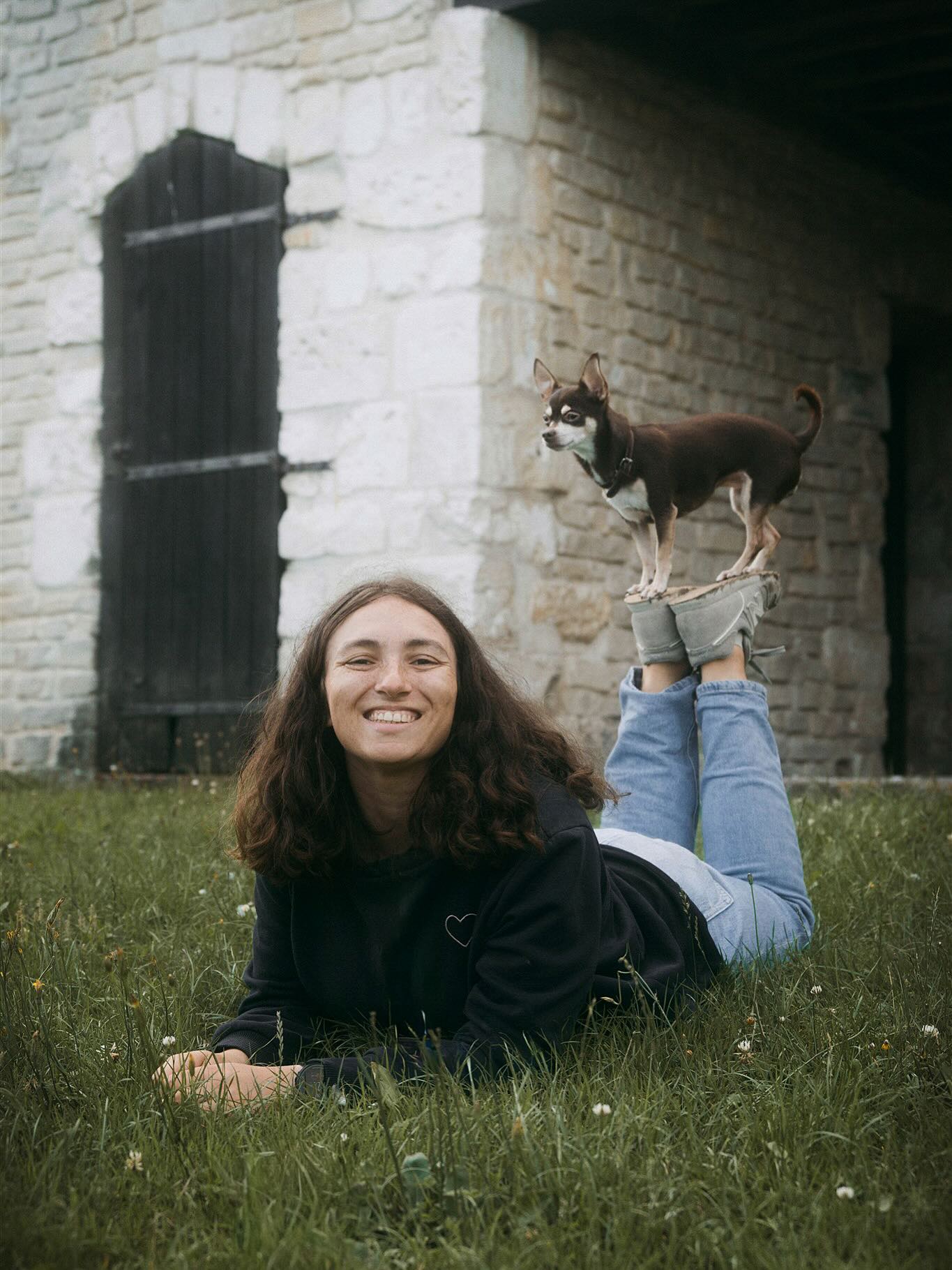 Une jolie complicité et surtout plein d’amour 🤍📷
•
•
•
•
•
#portrait #dogportrait #picture #pictureoftheday #shooting #shoot #photography #photographer #photographie #nikon #nikonphotography #animalportrait #animalphotography #doggy #dogs_of_instagram #chihuahua #chihuahualife #chichi #chihuahualovers #chihuahuaoftheday #chihuahuasofinstagram #portraitfrance #portraitcanin