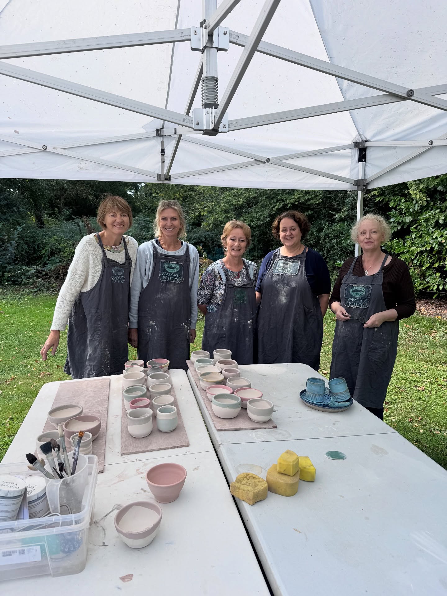 Last session of the daytime 5 week course with these lovely ladies. We glazed the pots under the gazebo as the weather was kind.
If you wish to join a 5 week course there is one space left on the next evening course starting 8th October 6-8.30pm