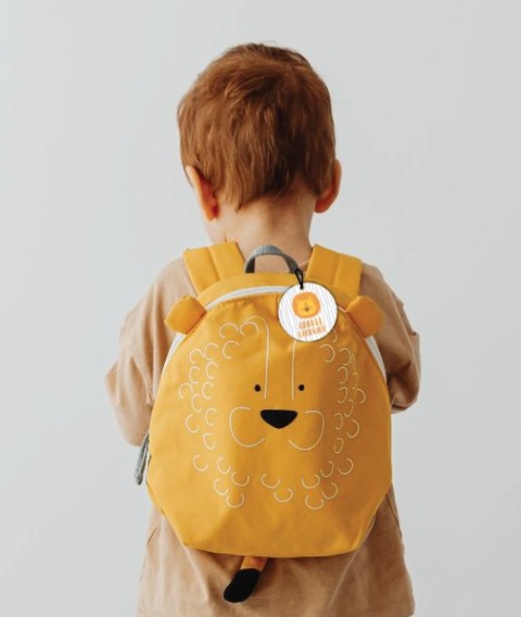 👦👧 Keep your child's bag safe and sound! With our personalized bag tags, they'll never mix up their backpacks again! Personalize yours today and make back-to-school easier! 🏫💙 Click the link in bio! #PersonalizedTags #SchoolEssentials #KidsStyle