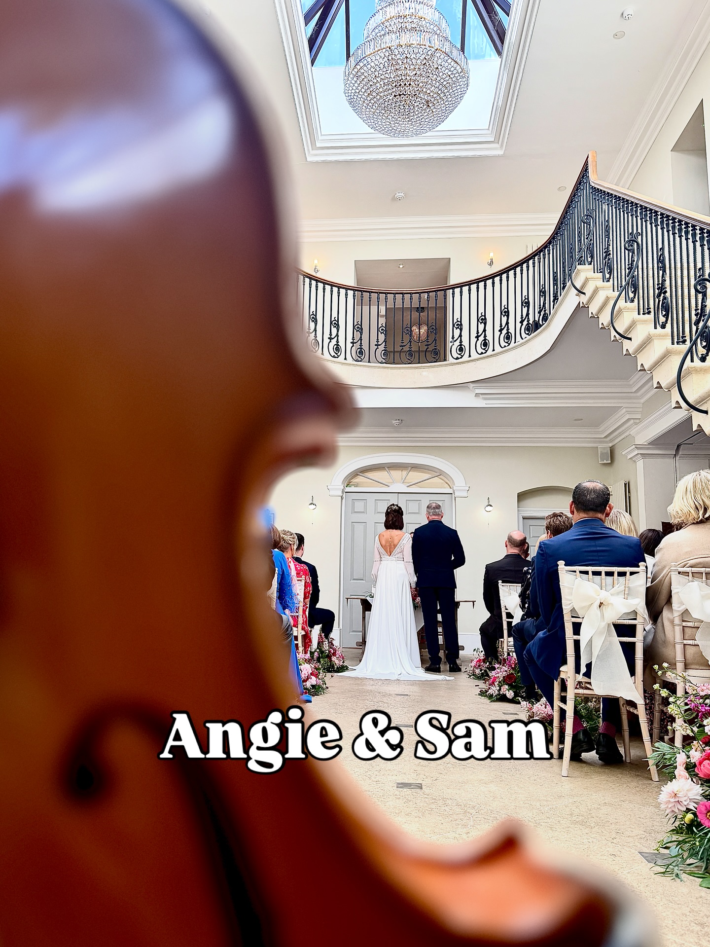 Congratulations to Sam & Angie on their unforgettable Wedding Day @olddowncountrypark 🥰🥰
Their wedding day was filled with joy and happiness from the moment everyone arrived.
The venue was breathtakingly beautiful, with gorgeous acoustics, the most friendly staff. Their family and friends were so warm. It was so lovely getting to chat with guests as they arrived for the cermeony. I loved every minute of my time with them.
The flowers were by the beautiful @caroline_clements_flowers 🤩🤩🤩🤩🤩🤩
🥰🥰
#weddingviolinist #weddingmusic #weddingmusic #weddingsuk #olddowncountryparkwedding