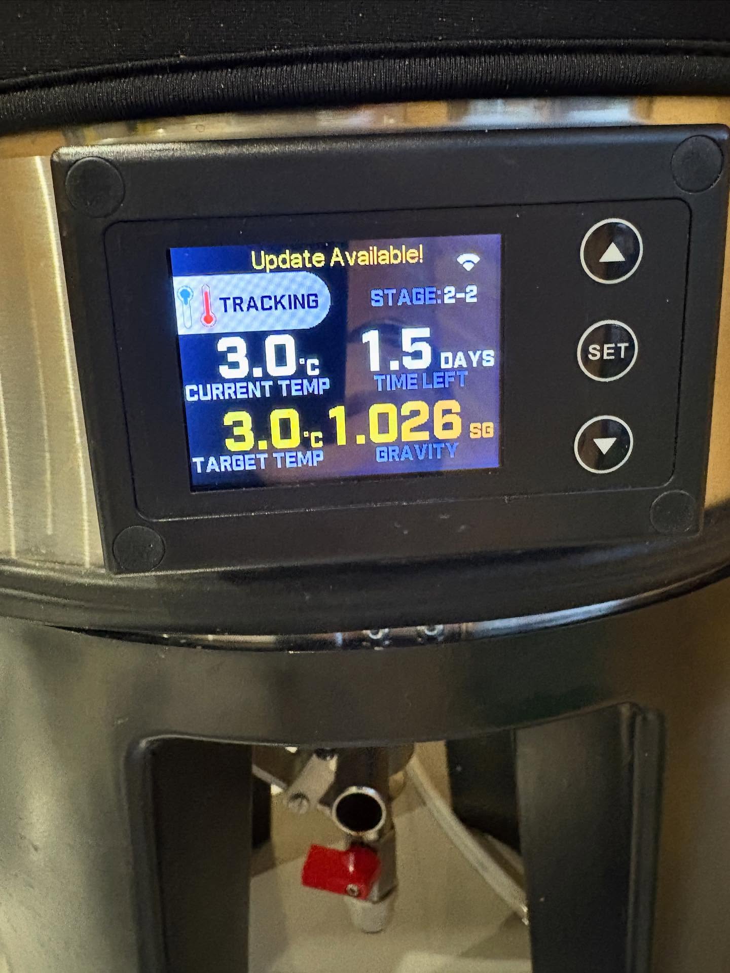 Brrrrrrrr 🥶 I don’t always cold crash hazy IPAs only when I’m kegging it.
It looks like this all British hazy IPA will finish at about 4%. Slightly lower than I thought, I suspect that I had the fermentation temp slightly too low for the yeast, but I’m happy with a 4% hazy.
So far the colour is there and the aroma is there. So now it’s kegging, carbonation and drinking.
1 more week to go 🍺
#foxtailbrewing #hazyipa #beer #beerstagram #fermentation #keggingbeer #homebrewing #homebrewer #homebrew #craftbeer #beerporn