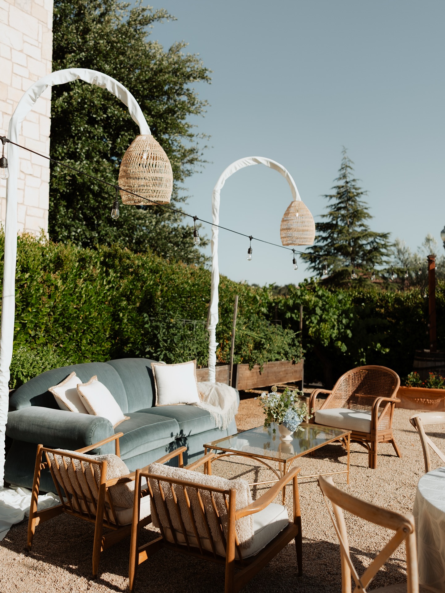 Big fans of giving your guests a place to kick up their feet #stockroompicks
PICKS: Davie sofa • Kett chairs • Huck chair • Trace table • Denning arches & panel • Bohi chandeliers on shepherd hooks