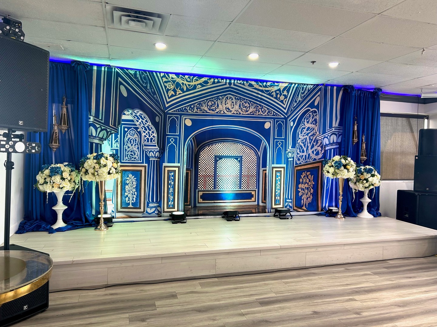 Step into a world of timeless beauty at Jasmine Banquet Halls, where dreams come to life with every detail. 💫
A perfect fusion of elegance and tradition. From luxurious florals to custom table settings, Fusion Bollywood brought the vision to life with creativity and class.
📍 Venue: 900-5075 Falconridge BLVD NE
🎨 Decor: Fusion Bollywood
📸 Aesthetic that speaks louder than words!
Planning your next special event? Let’s make it unforgettable.
📞 Contact us today! 403-605-1904
#FusionBollywood #EventDecor #JasmineBanquet #BackdropDesign #TableDecorInspo #CalgaryEvents #LuxuryWeddings #ElegantDecor #FusionWeddings #BanquetBeauty #yyc #calgary #fusion #weddings #receptions #decor #events #banquethallsyyc #yycevents #jasminehallyyc #decorideas