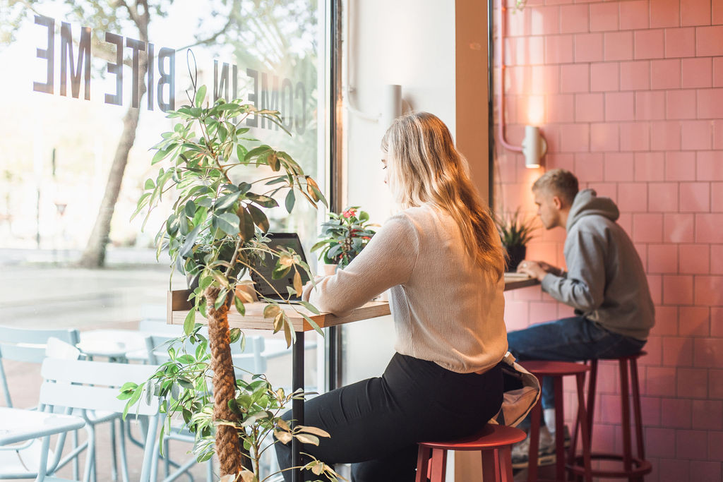Your home office, but better ✨
At Sticky Fingers you’ll find cozy corners, peaceful vibes, and plenty of space to focus — all paired with our delicious coffee, fresh pastries, and bites. The perfect spot to settle in, get some work done, and feel right at home while you do it. ☕💻🥐
#StickyFingers #WorkFromCafe #HomeAwayFromHome