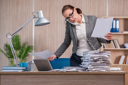 Mini-Tipp: Räume am Ende des Tages 5 Min deinen Arbeitsplatz auf. Morgen startest du klarer und fokussierter. #MiniTip #Focus #HealthyHabits