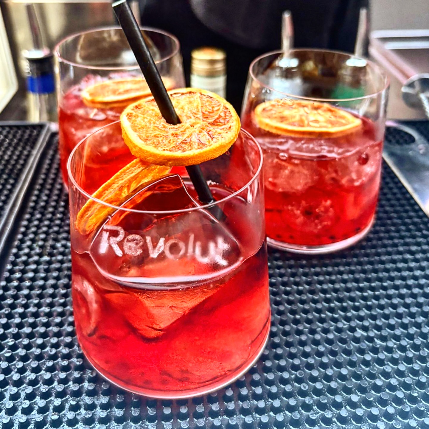 Elevating the corporate cocktail experience with @revolutapp ✨ Bespoke ice, curated serves, and custom vehicle branding. A seamless blend of style and flavour for midweek cocktails at the office.