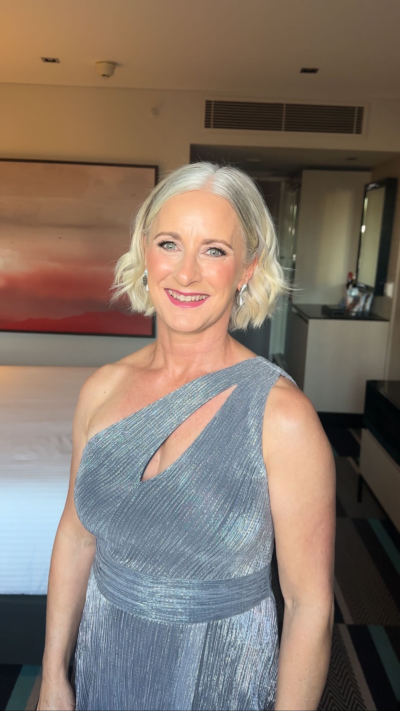 Had the pleasure of glamming my Mumma for her gala this evening 🫶🏼
I hope I age this gracefully 🥰
#perthmakeupartist #perthmua #perthbridalmakeup #perthbridalmakeupartist #muaperth #matureskinmakeup