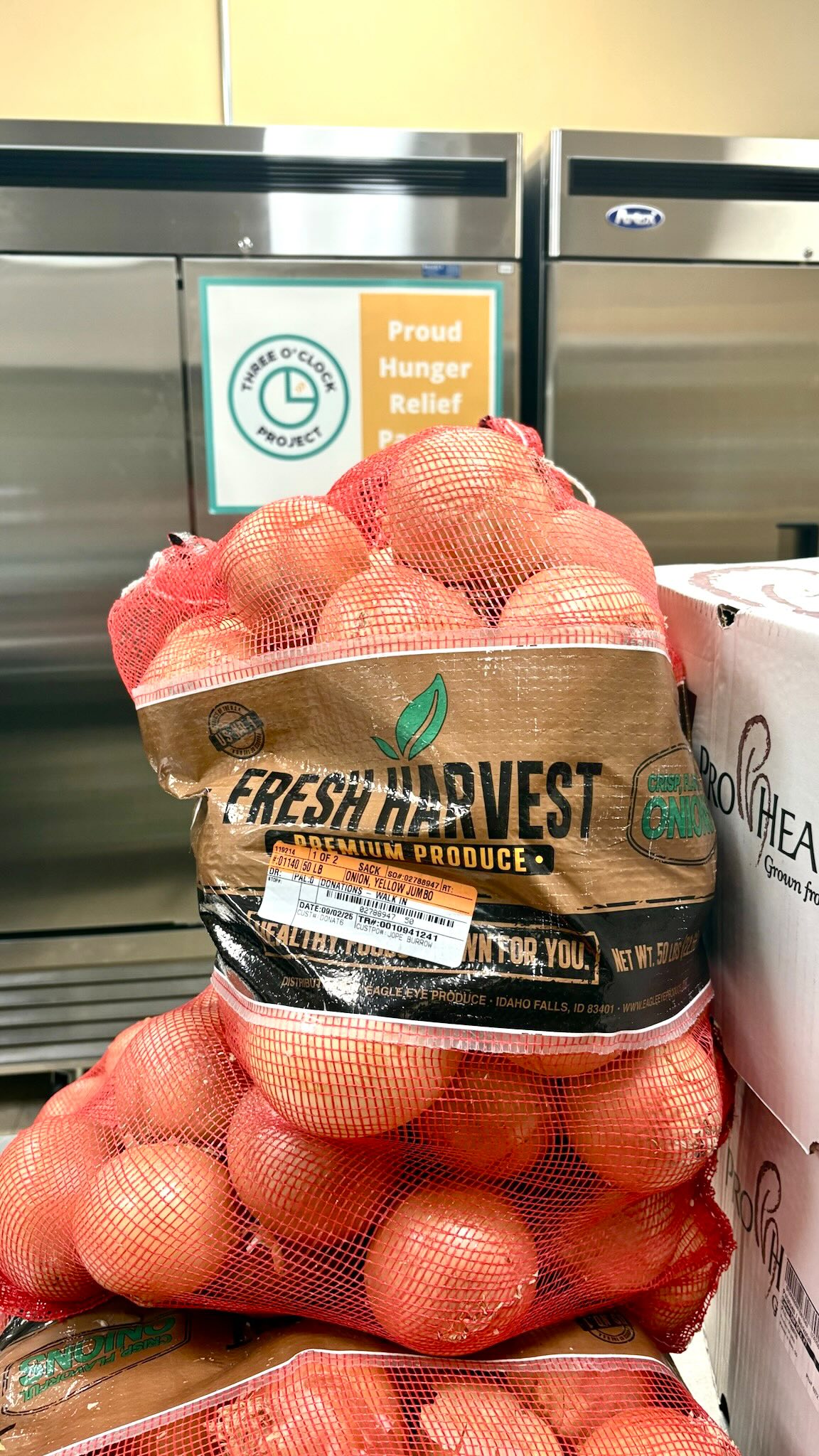 Every carrot, loaf of bread, piece of protein, or tray of veggies that gets rescued matters. At Three O’Clock Project’s Rescue Kitchen, “waste” becomes NOURISHMENT thanks to partnerships with local food banks. If you have surplus food, call us before tossing it, we’ll put it to good use.
#foodrescue #rescuekitchen #batonrouge