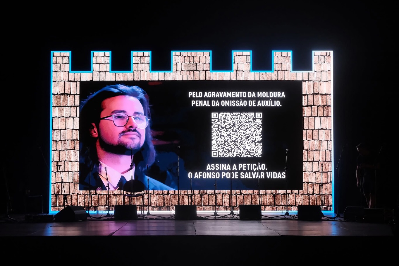 O Afonso deixou-nos há um ano. Em junho, reunimos amigos e organizámos o IV EITA em sua memória, para cruzarmos os caminhos de quem com ele privou.
Um ano em que tudo mudou. Menos a lei. Ajuda-nos a fazer parte dessa mudança. Entra em @justicapeloafonso e assina a petição.