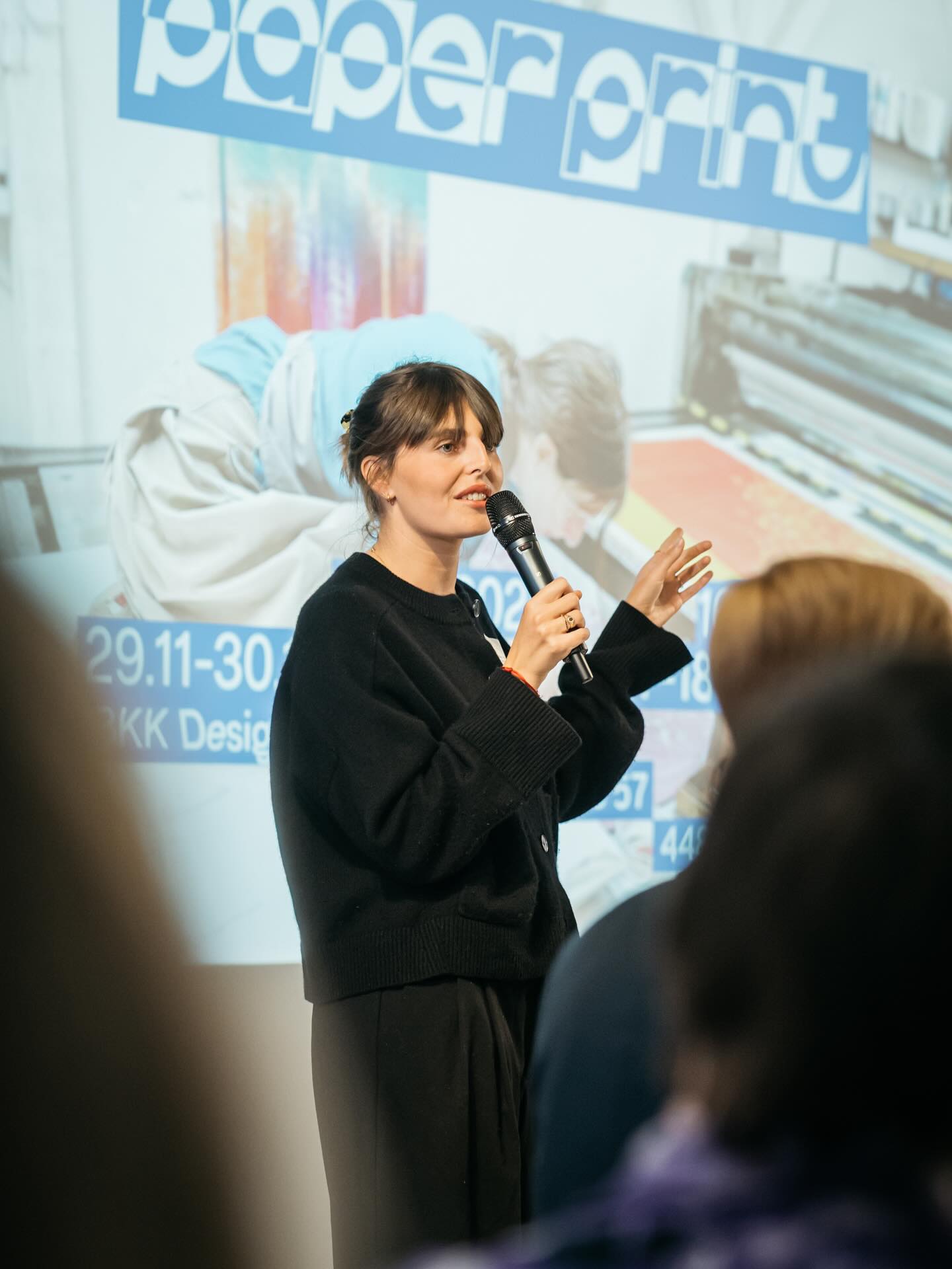Wir hatten gestern die Ehre auf der Creative Stage Ruhr im @spacebo.official ein bisschen über das IBKK Design und Kunstzentrum zu erzählen. Paula hat von vielen neuen Projekten und Ideen gesprochen - Allen voran natürlich über die diesjährige Paper Print 2025 🤞🏻🎨 Für Kunst und Design muss man nicht nach Köln oder Düsseldorf. Das können wir auch in Bochum! Und daran arbeiten wir alle jeden Tag! Vielen Dank an die Bochumer Wirtschaftsentwicklung, an @heimatdesign_official und an @startup.team.bochum für die tolle Bühne!! 🤞🏻Übrigens - noch bis zum 30.09 kann man sich bei uns als Aussteller für die PP 2025 bewerben. Wer ist alles dabei? #ibkk #creativestage #art #designlover