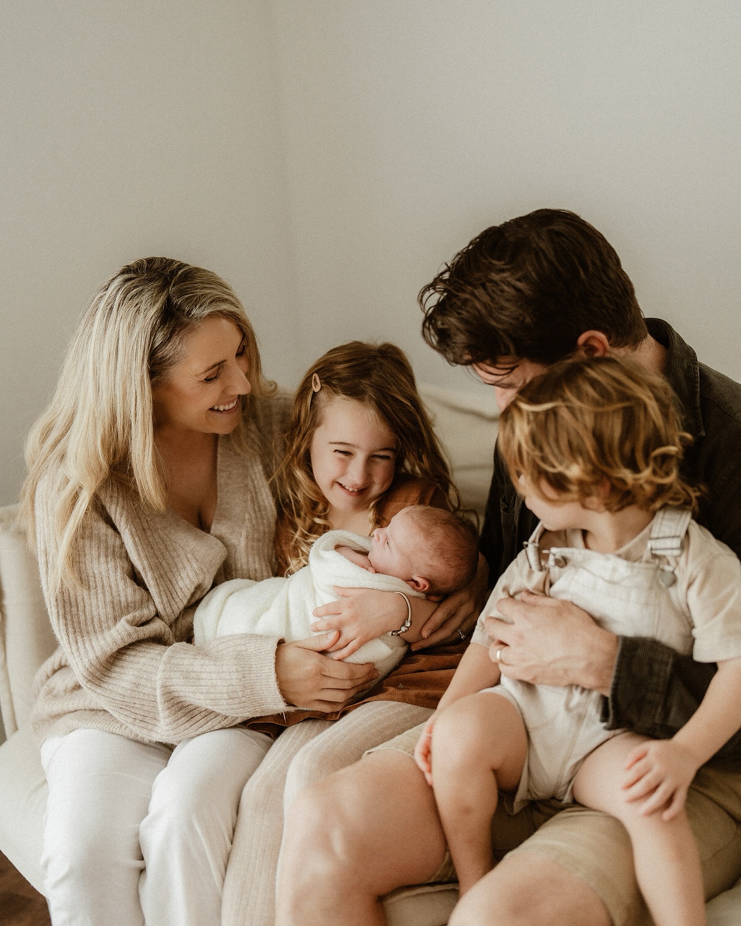Capturing another photographer’s family will never stop feeling like the biggest compliment. Round two with the beautiful Aimee and her gorgeous fam ✨
