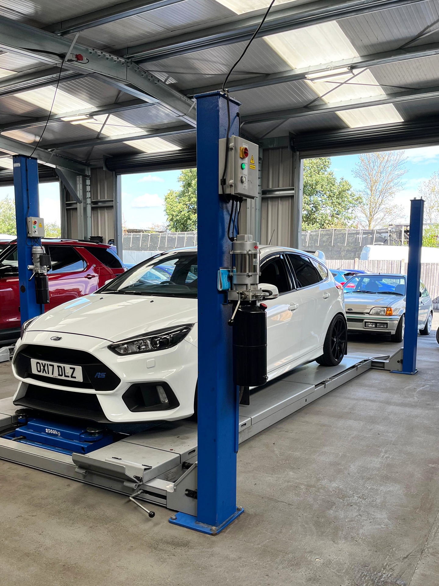 It’s been a busy and varied few days in the workshop! 👨🔧🔧
We’ve had all generations of Ford performance on the lifts:
➡️ Mk3 Focus RS: Unlocked to 380bhp with a stage package including induction, plugs, and our MSD380 tune. @motorsportdevelopments
➡️ Fiesta ST180: Essential maintenance with a cambelt, water pump, and upgraded Powerflex bushes for sharper handling.
➡️ Classic Fiesta RS Turbo: In for a custom map to keep this iconic hot hatch running strong.
➡️ Mk1 Kuga 2.5T: Putting our diagnostic skills to the test.
Whatever your Ford needs, we’ve got you covered. DM us to book your car in!
#OCMotorsport #FordFocus #FordFiesta #FiestaST #FocusRS #RSTurbo #CarTuning #Stage1 #CarMaintenance #PerformanceUpgrade #EssexMechanic #UKCarScene