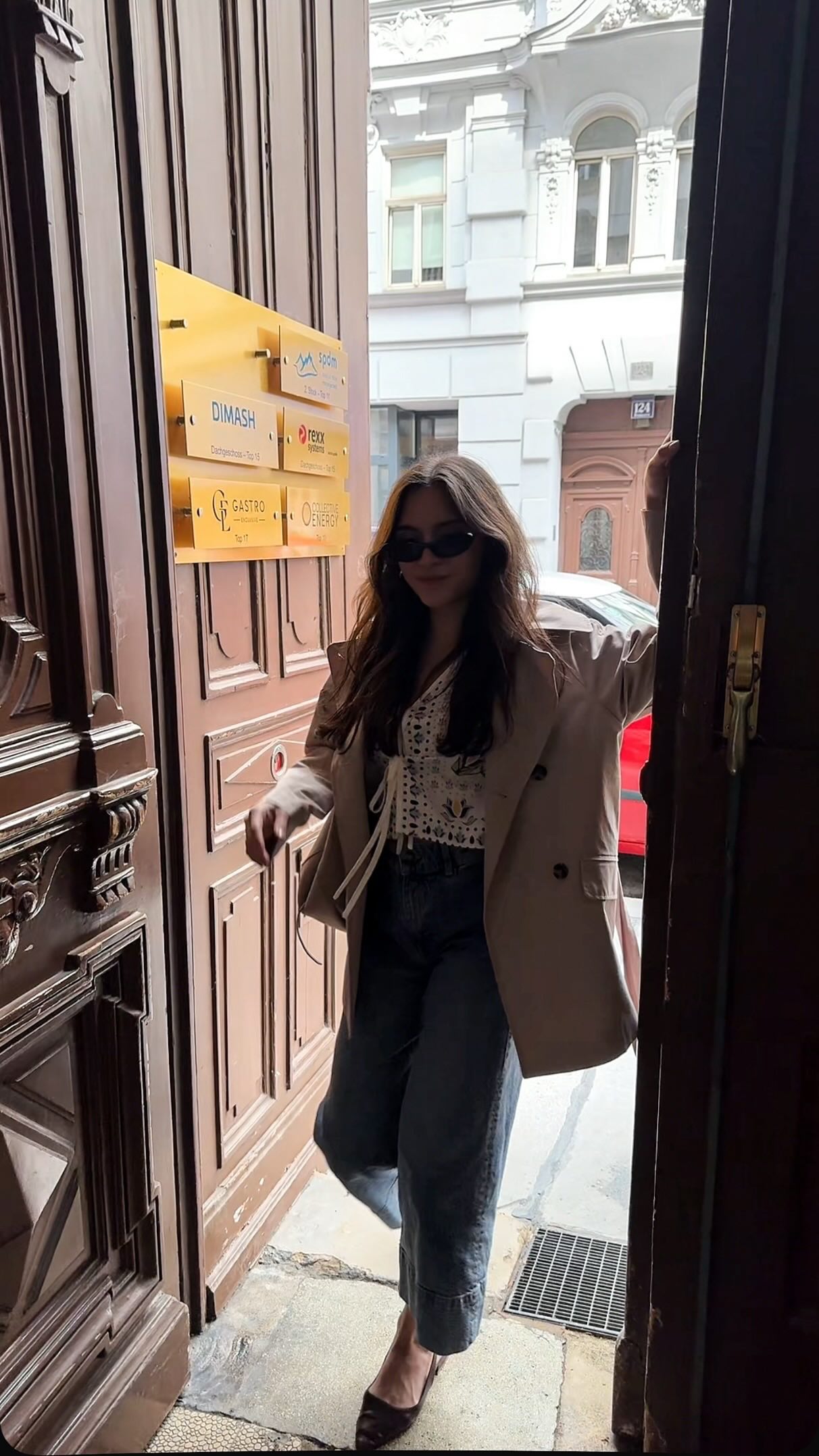 Better be fast!! 💨🍊 @visitable_at
@lenaxpotzinger @isi_who
#GastroExclusive #VISITABLE #marketing #SocialMedia #Content #GastroLife #FlexibleJobs #Studentjobs #Wien #Gastro #Service #TeamLiebe #ContentTime