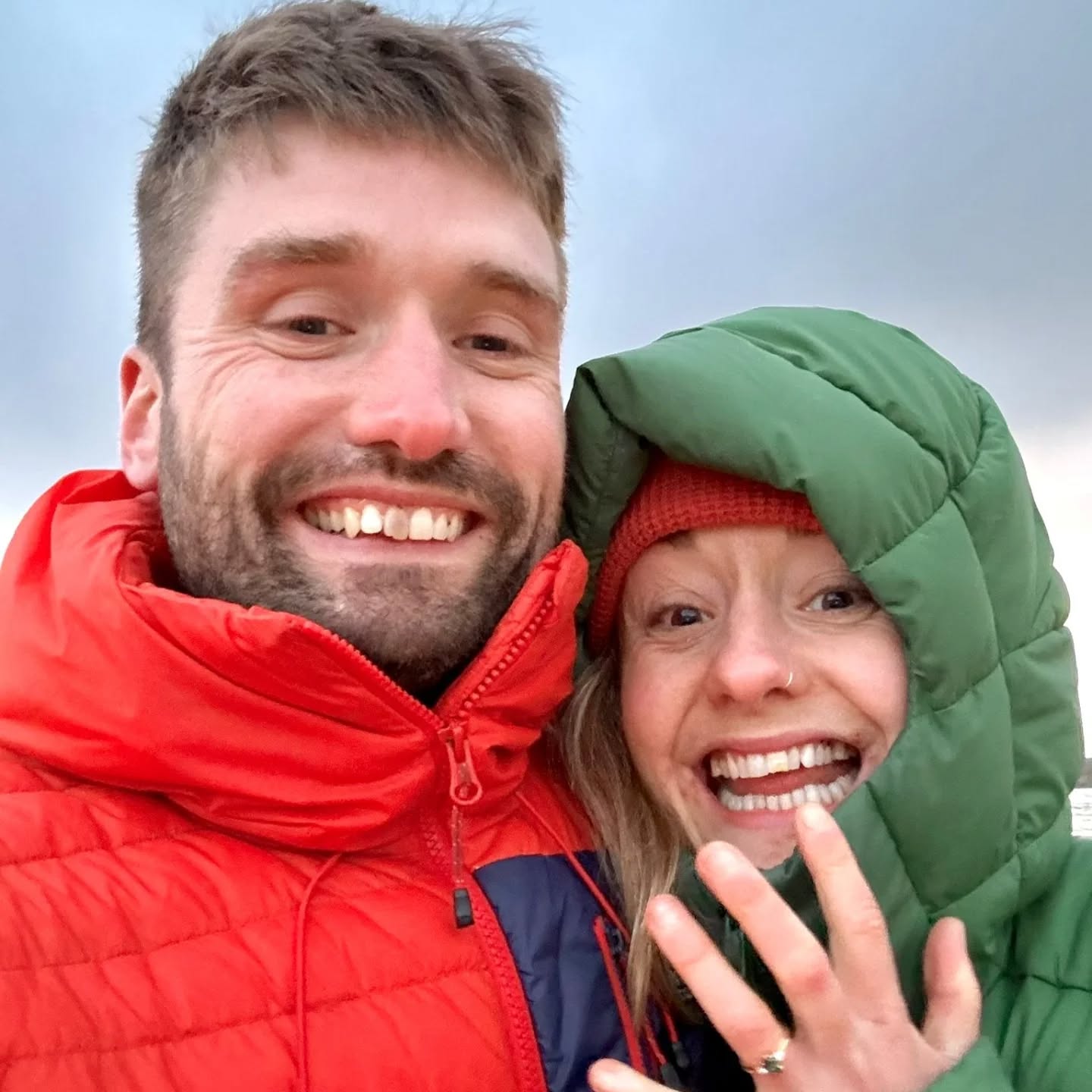 Congratulations to these two lovebirds! Those smiles say it allllllll
💚😍😁😁
Also, loving the birdsong in the video! 🐦🎶
