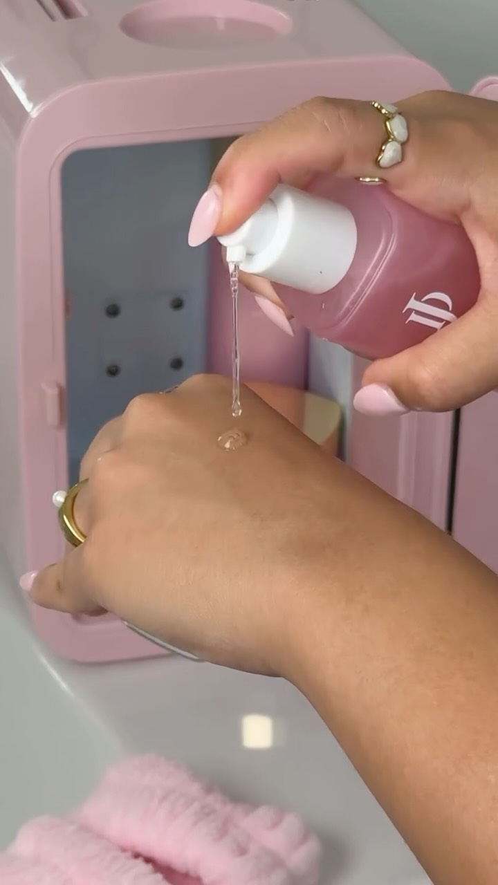 ✨🫧 Shhh… can you hear it? The soft drip of serum, the gentle swirl of toner, the soothing tap-tap-tap against your skin. Every sound is more than just ASMR — it’s your reminder to slow down, breathe, and let your skin soak in the love it deserves. 🌸✨
💖 Which part of your skincare routine makes your soul relax the most? Comment below & then tap our bio to create your own ASMR-worthy glow ✨
Link in bio to shop 💌 use code : SAVE15 for 15% off
#jdbeautee #explore #hydratingskincare #pinkskincare #skincaretips101 #hydratingcleanser #plantbasedskincare #koreanskincareroutine #skincaresale #skincareaddiction #skincareaddicts #skincareasmr