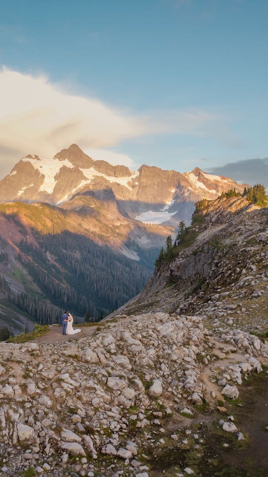 Danny's over here rocking the video! Sneak peek of this epic elopement!
.
.
.
.
.
.
.
.
.
.
#adventureelopement #elopementvideo #seattleweddingvideographer #northcascadesvideographer #washingtonelopement #washingtonelopementvideo