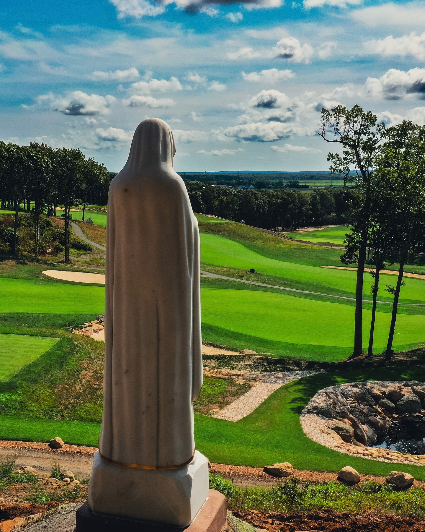 🙏 A Peaceful Presence on the Ninth
Standing tall and serene, the Blessed Mother watches over our golfers and grounds from the ninth hole. A reminder that The Rock is more than just a course—it’s a place of reflection, gratitude, and connection with nature.
Every swing, every step, every view here is blessed. 🌿⛳
#TheRockGolfClub #NinthHole #BlessedMother #GolfWithGrace #ScenicGolf
