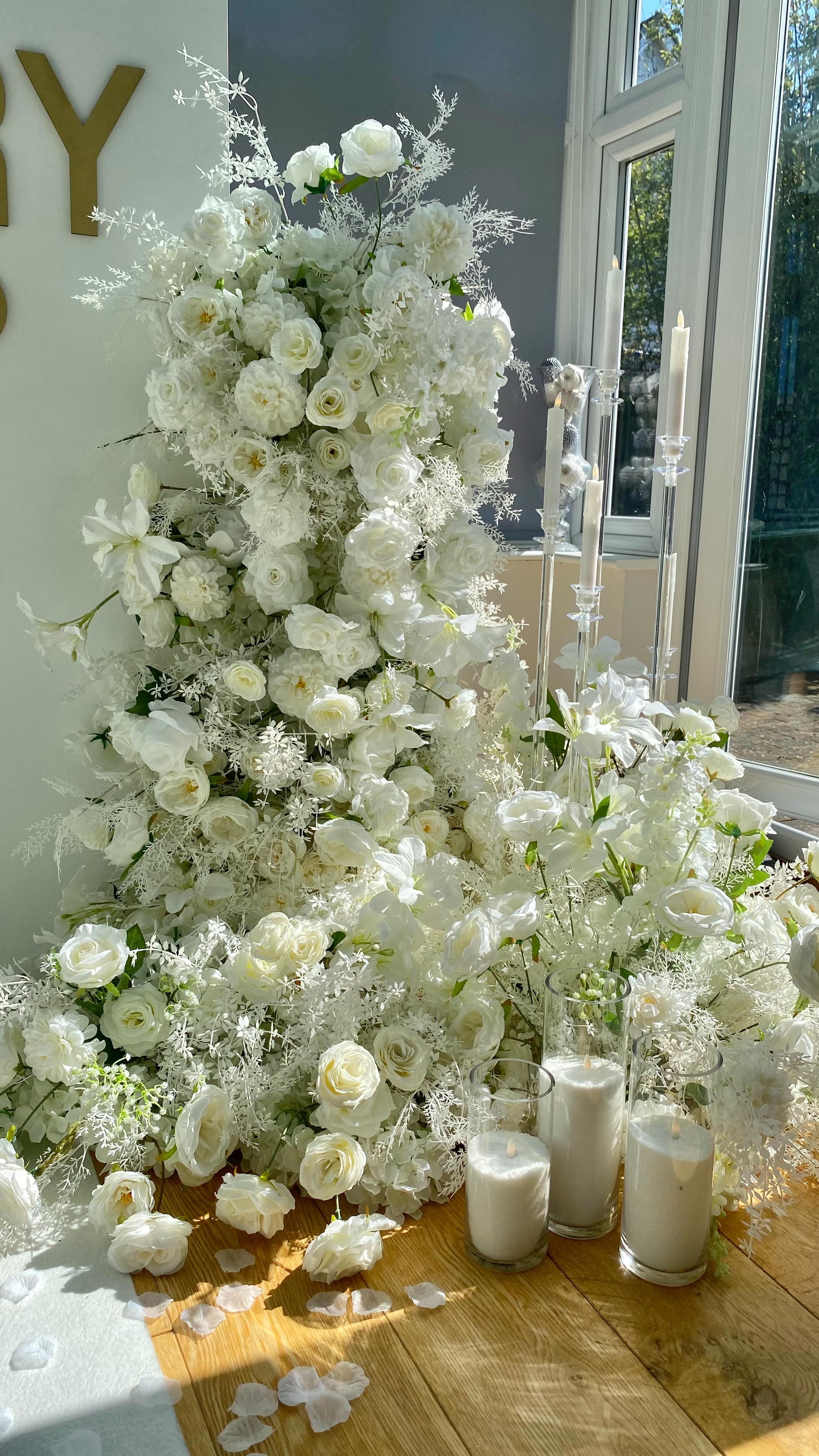 That “yes” moment, forever starts here💍🤍
Decor by us: @cloudsixtyevents
_____
#engagementdecor #shesaidyes #cloudsixtyevents #proposalideas #engaged