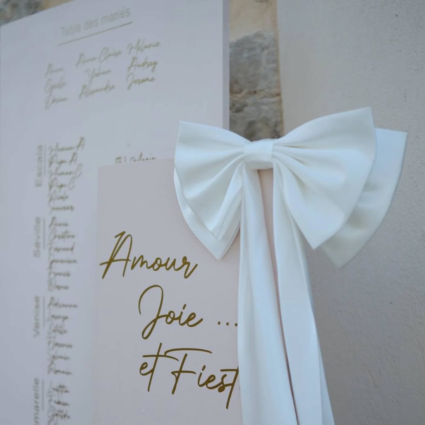 Un plan de table qui claque ? Vos panneaux sur mesure 100% imaginé, creee et personnaliséavec vous ! Vous avez une idée en tete ? Parlons en...