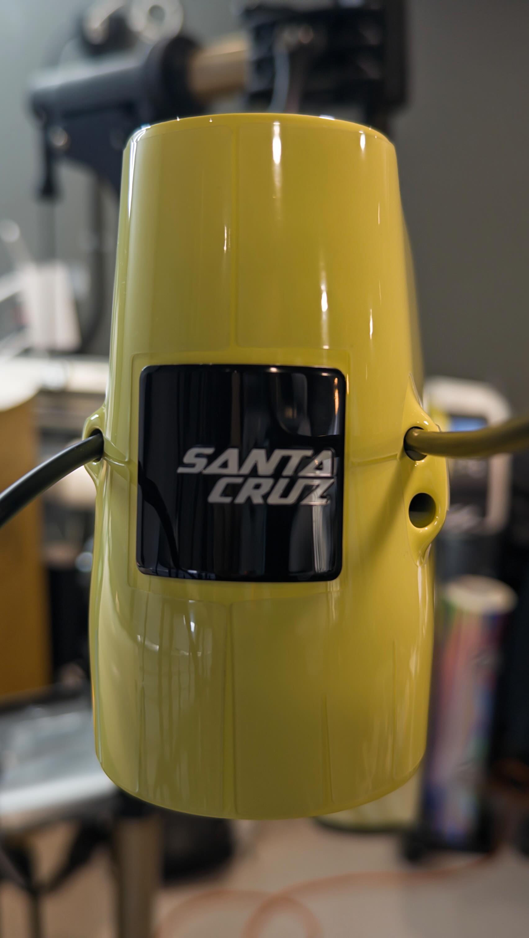 Santa Cruz Nomad 6 ✨ con un diseño 100% personalizado Skull Frame Protector.🚵♂️🔥
Cada línea, cada corte y cada unión fueron pensados con máxima precisión, pero también con algo que no se ve: la pasión por mejorar cada día.
No buscamos la perfección, buscamos ser mejores que ayer, superarnos en cada proyecto y entregar la mejor protección para ti y tu bicicleta.
Esto es dedicación sobre ruedas.
Nuestra misión: proteger lo que amas y seguir pedaleando hacia nuevas metas contigo. ser mejores que ayer, siempre contigo y tu bici en mente. 💀⚡️
💀⚡️ #BeOriginalBeSkull
#BeOriginalBeSkull #SantaCruzNomad6 #SkullFrameProtector #MTBChile #BikeProtection
https://www.skull.cl/product-page/nomad-6