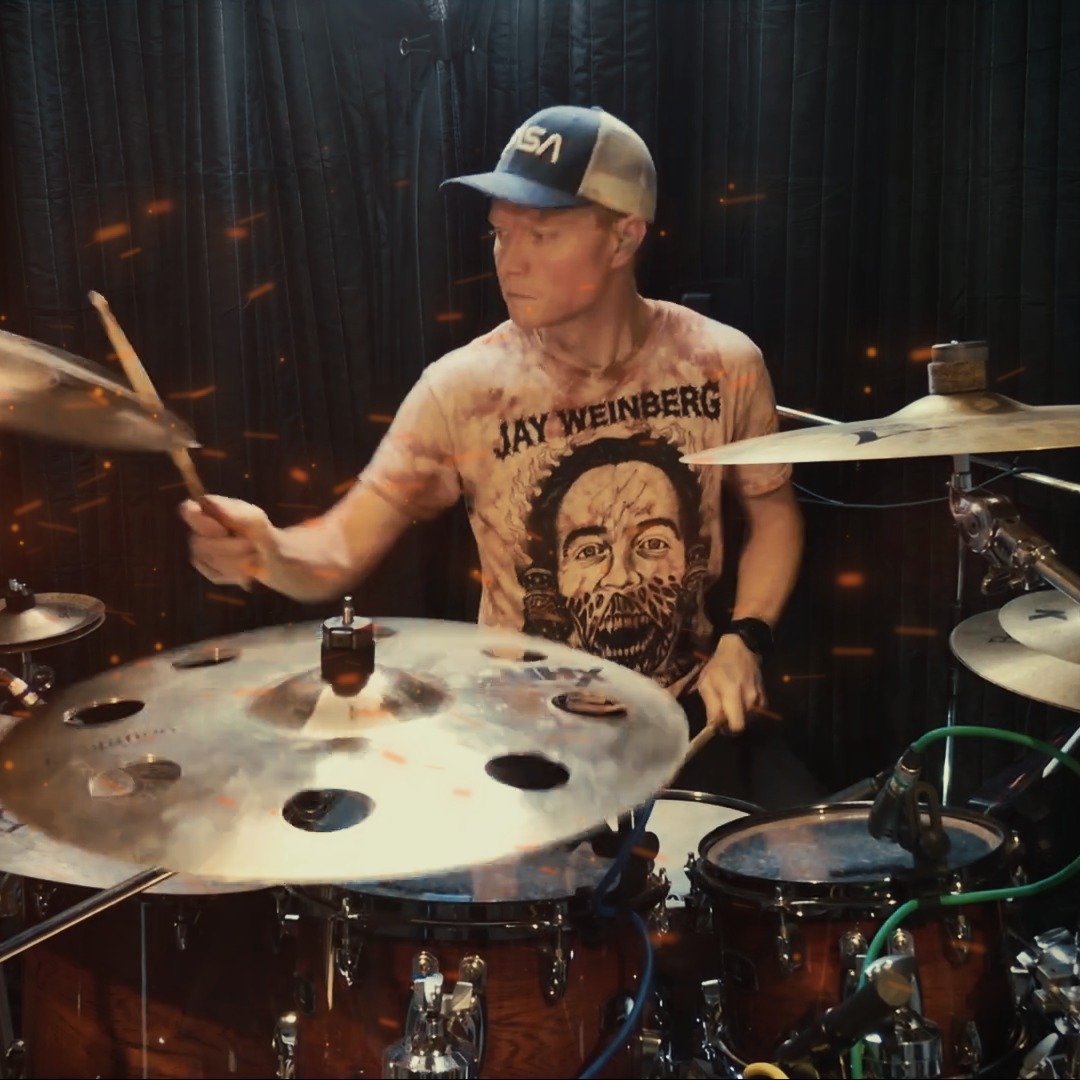 Playing through Chances Fading by @hexajinnmusic is the best!! So many fun parts, and a great convo about where some of the inspiration came from. Check out the VOD on Twitch here:
https://www.twitch.tv/videos/2563357988
#metal #metaldrummer #canadianmetal #drummer #hexajinn #drumcover #twitch